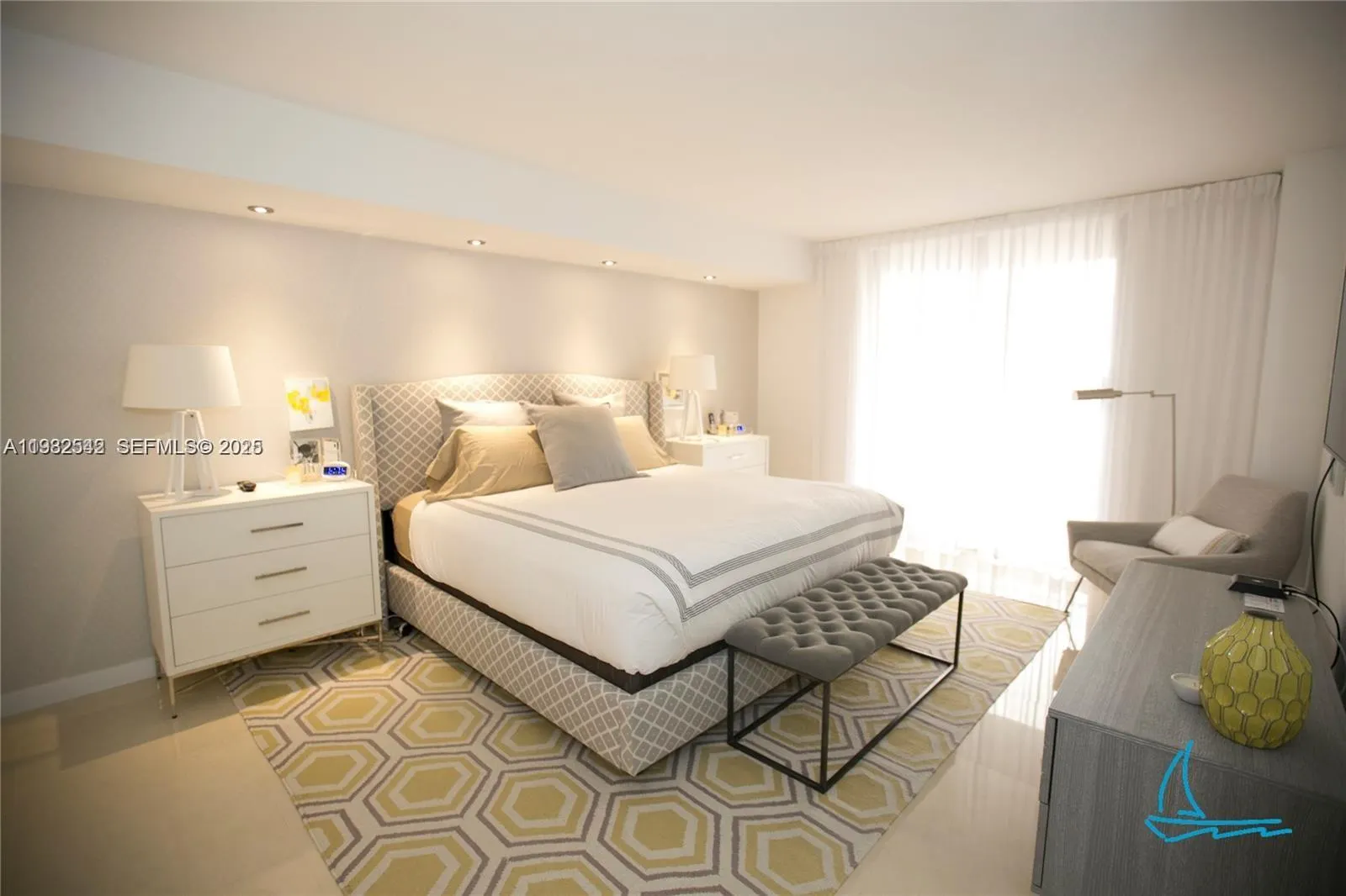 8877 Collins Ave #805