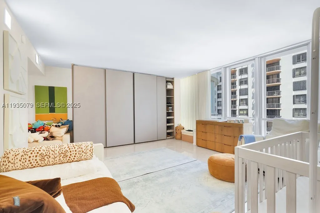 10155 Collins Ave #1106
