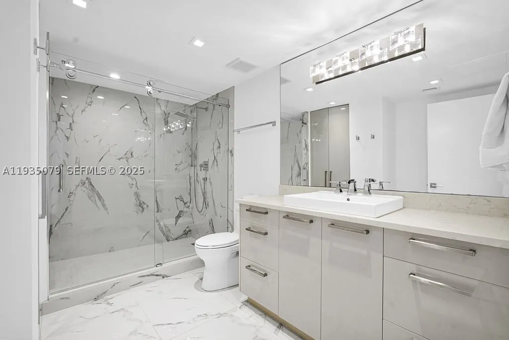 10155 Collins Ave #1106