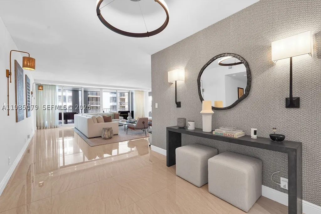 10155 Collins Ave #1106