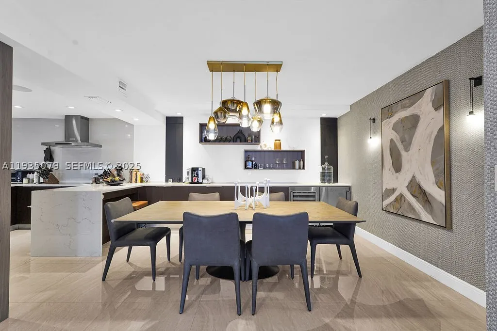 10155 Collins Ave #1106