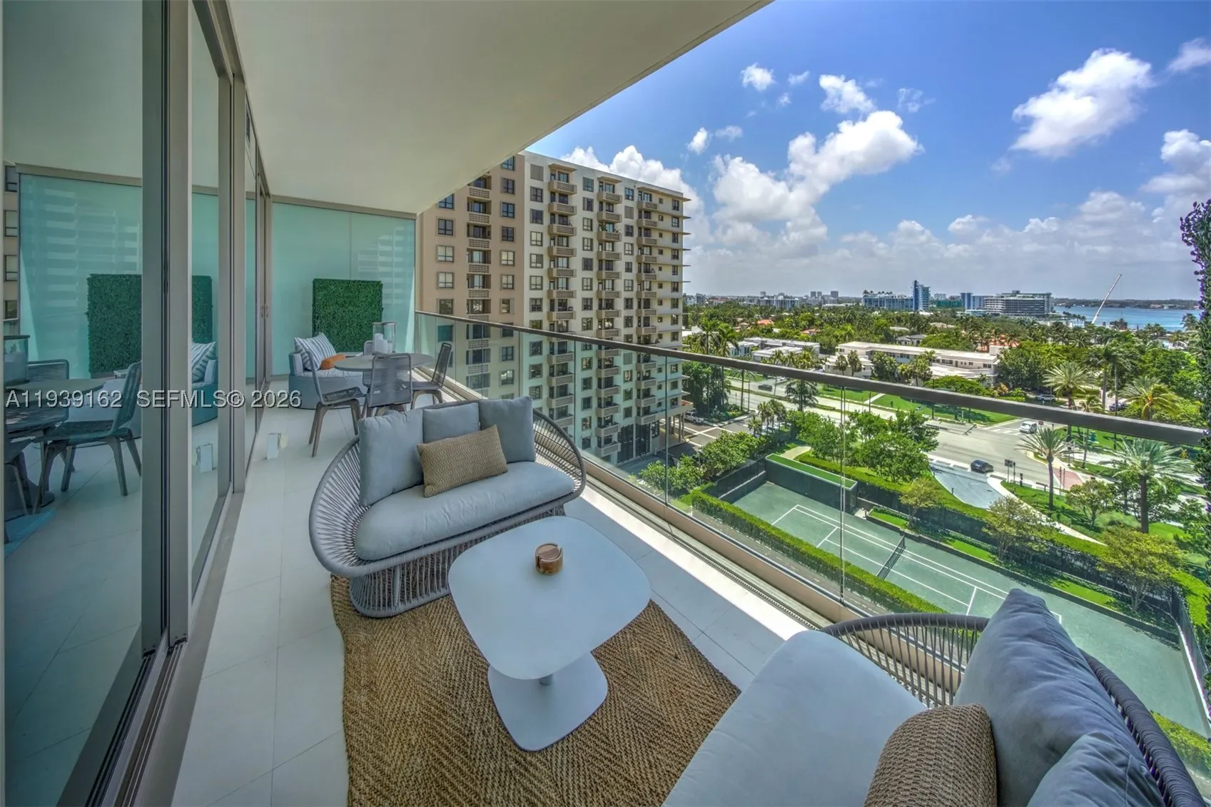10201 Collins Ave #804