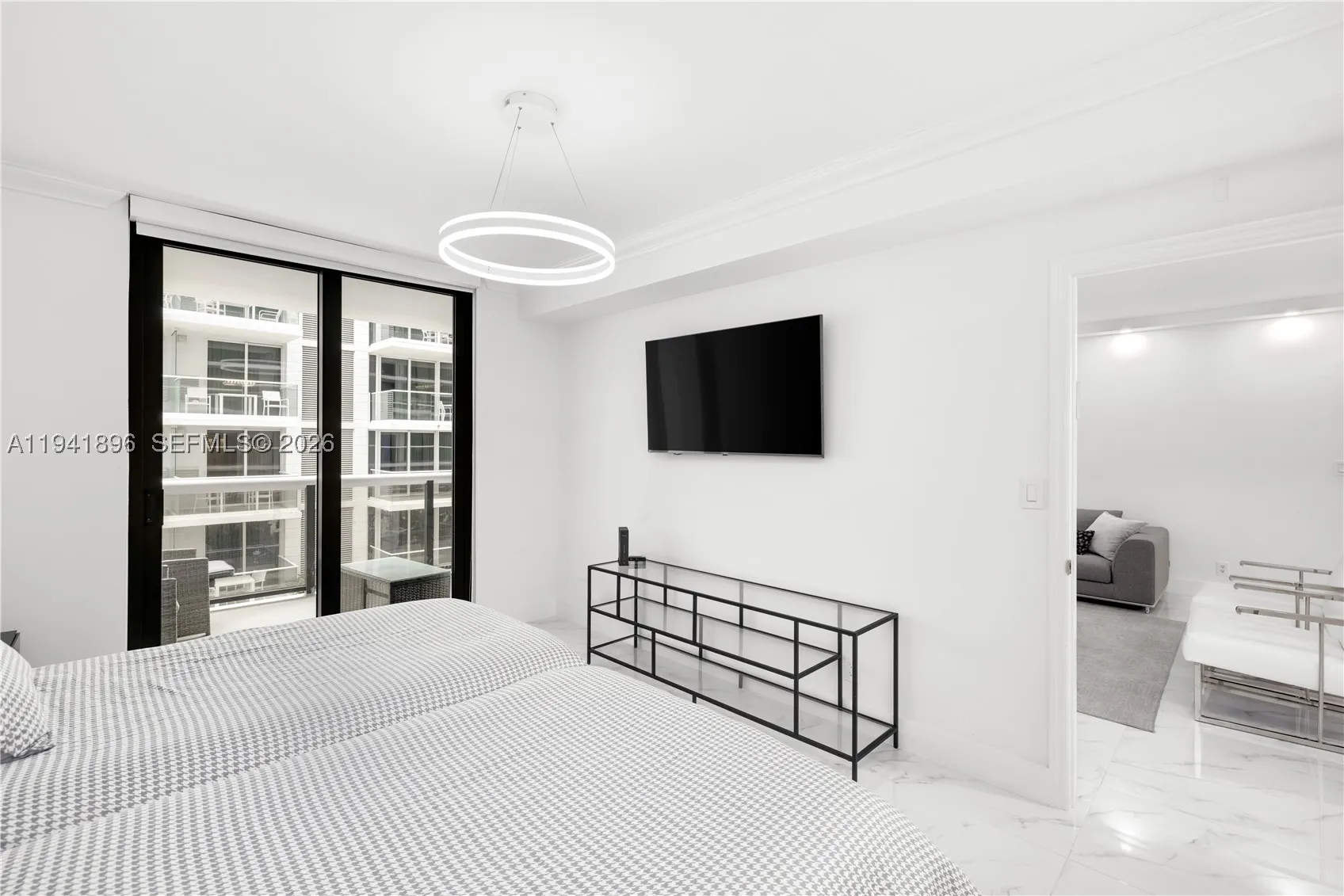 9455 Collins Ave #806