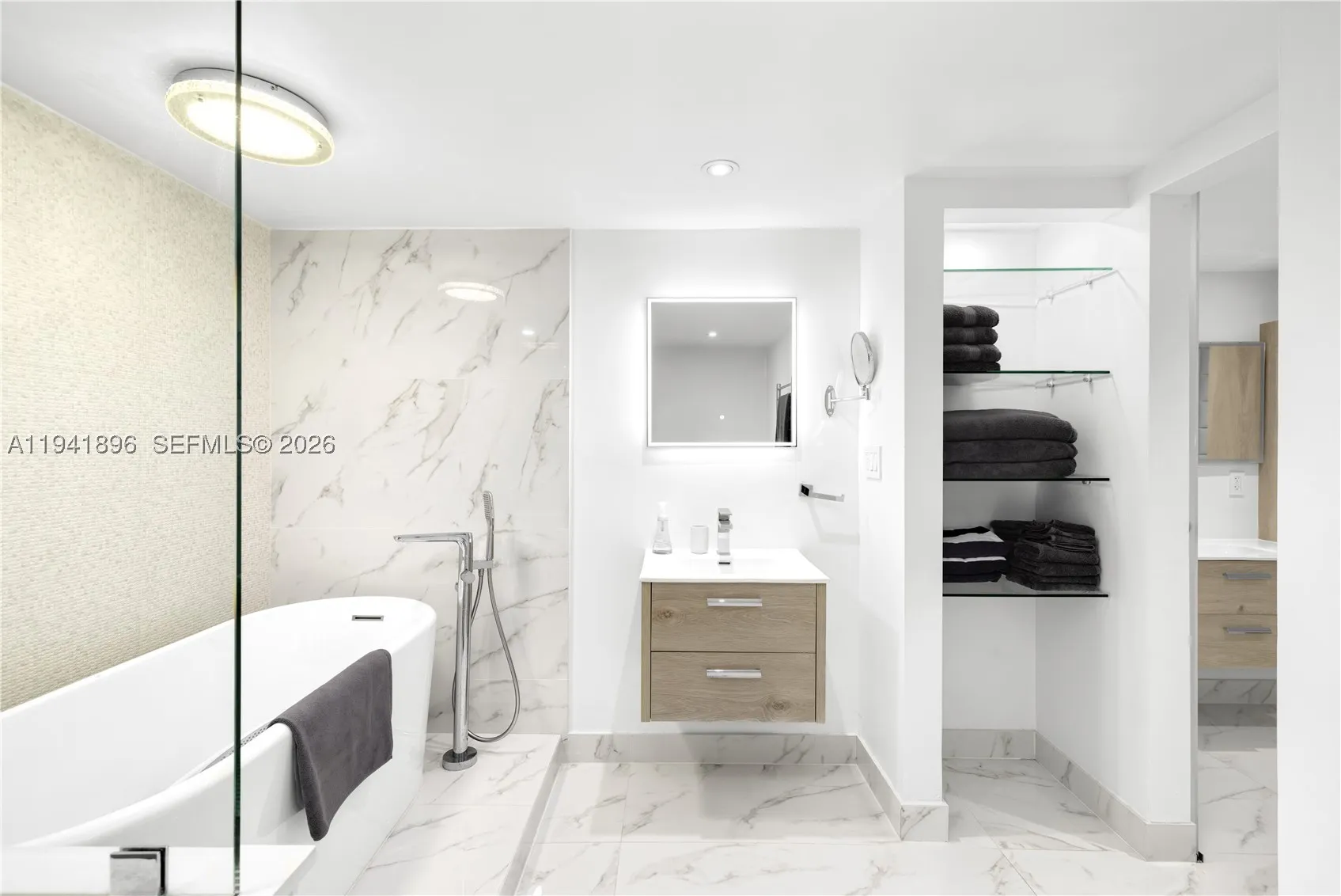9455 Collins Ave #806