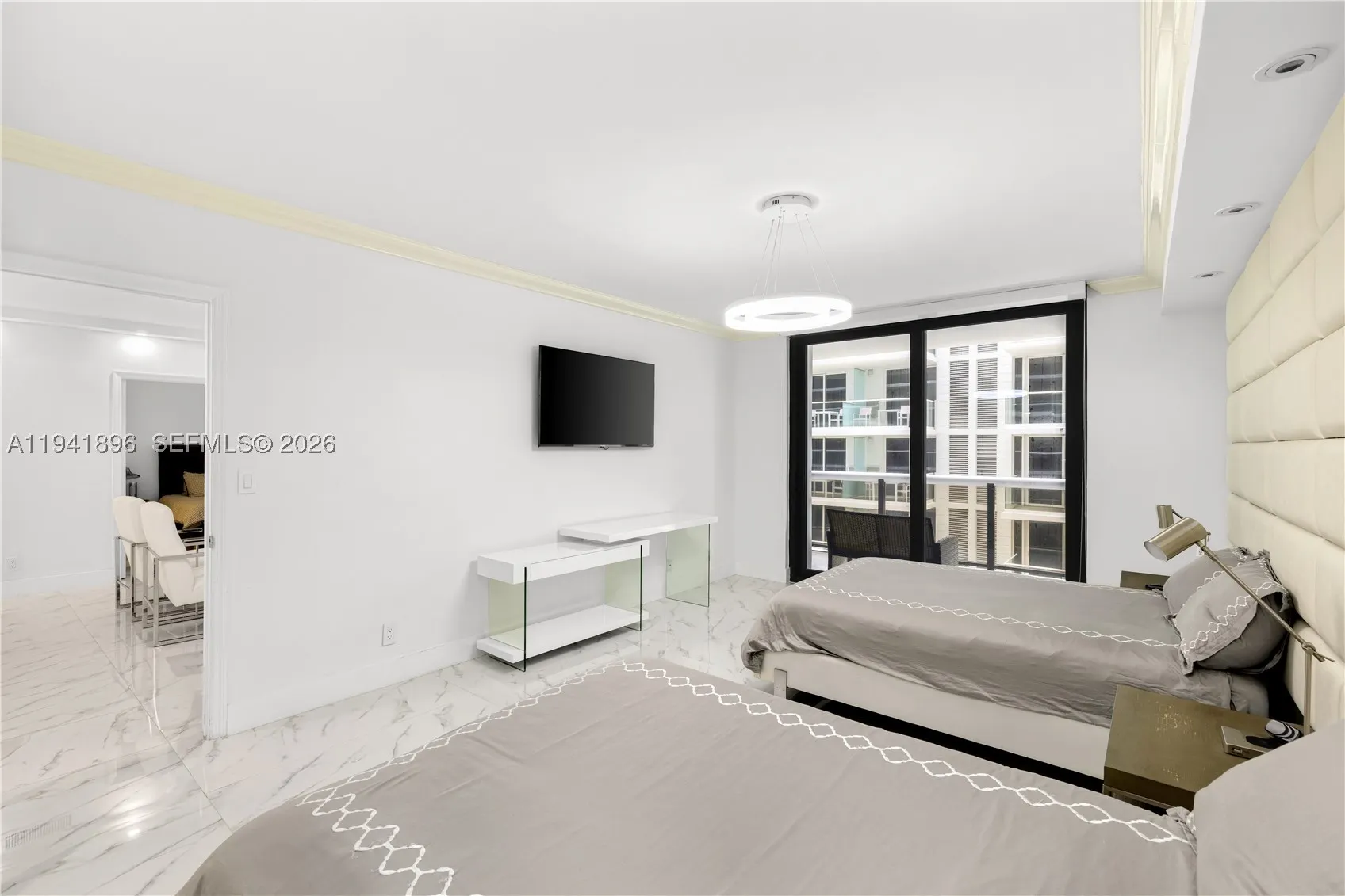 9455 Collins Ave #806