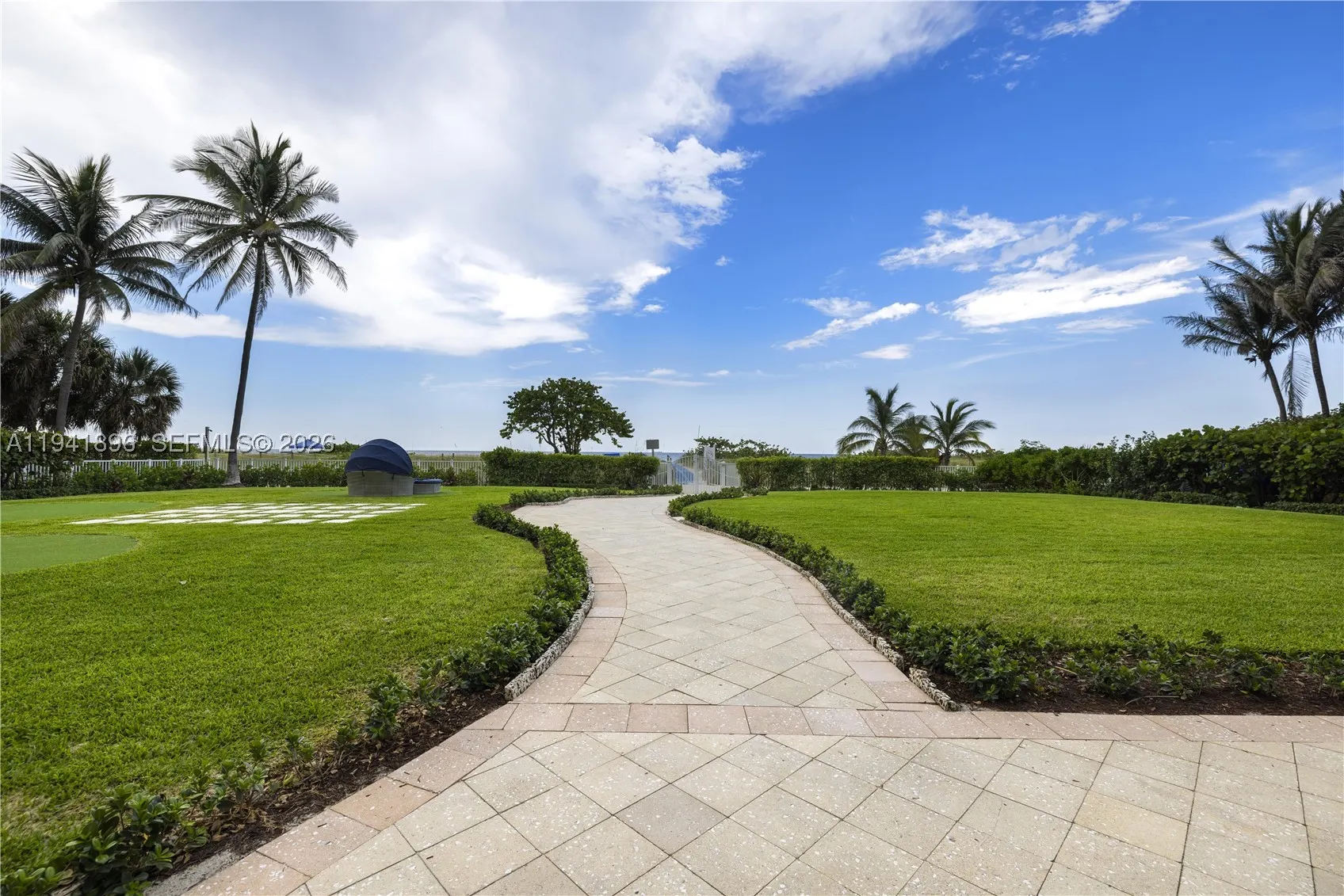 9455 Collins Ave #806