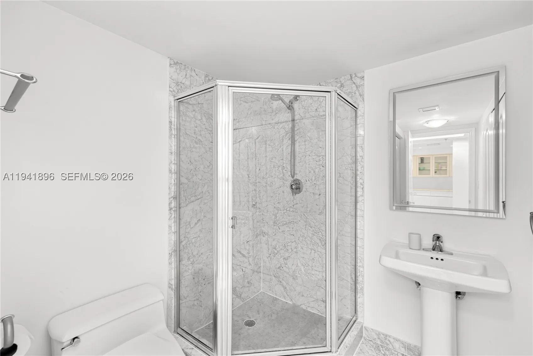 9455 Collins Ave #806