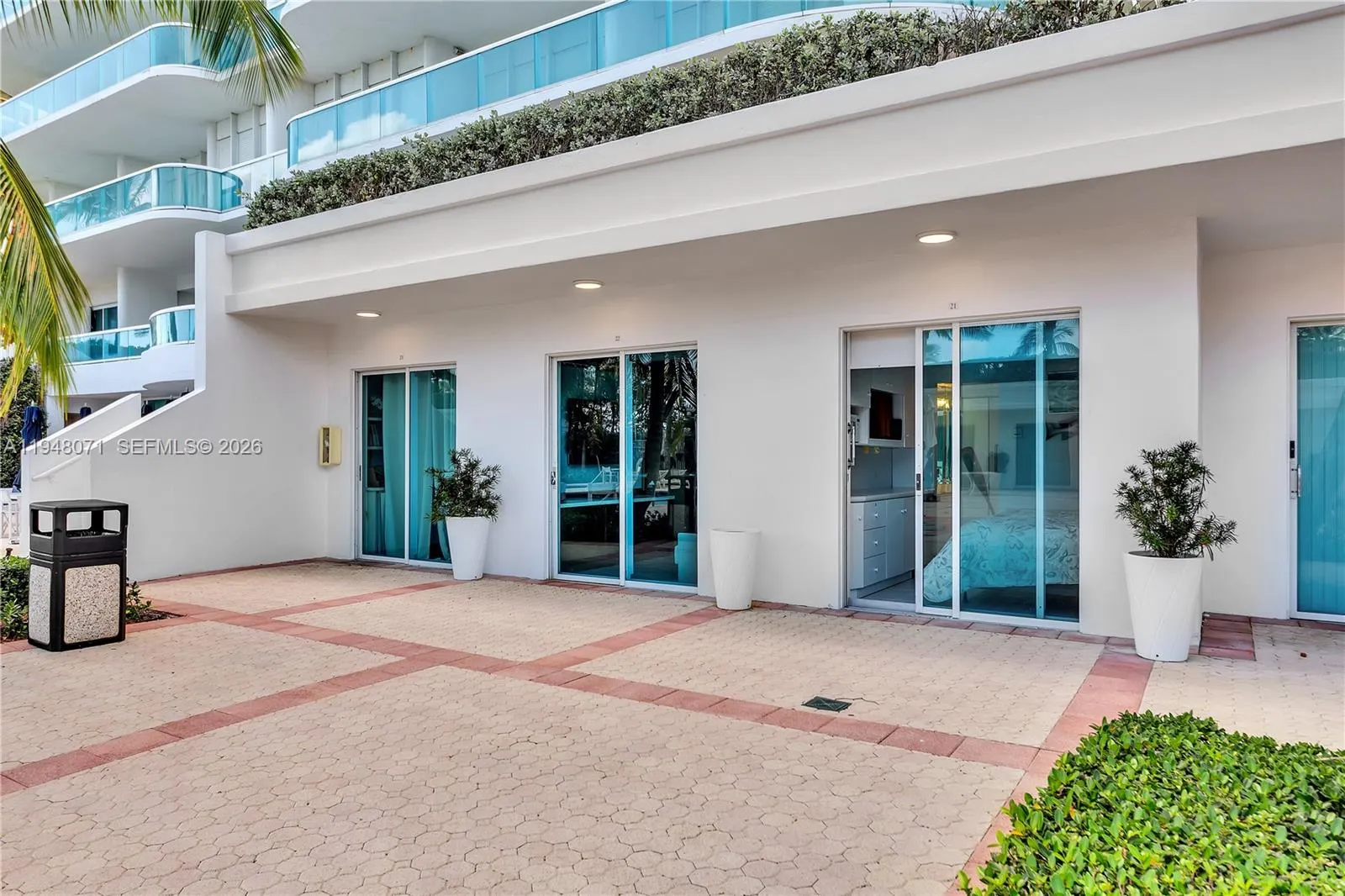 10101 Collins Ave #11D +Cabana