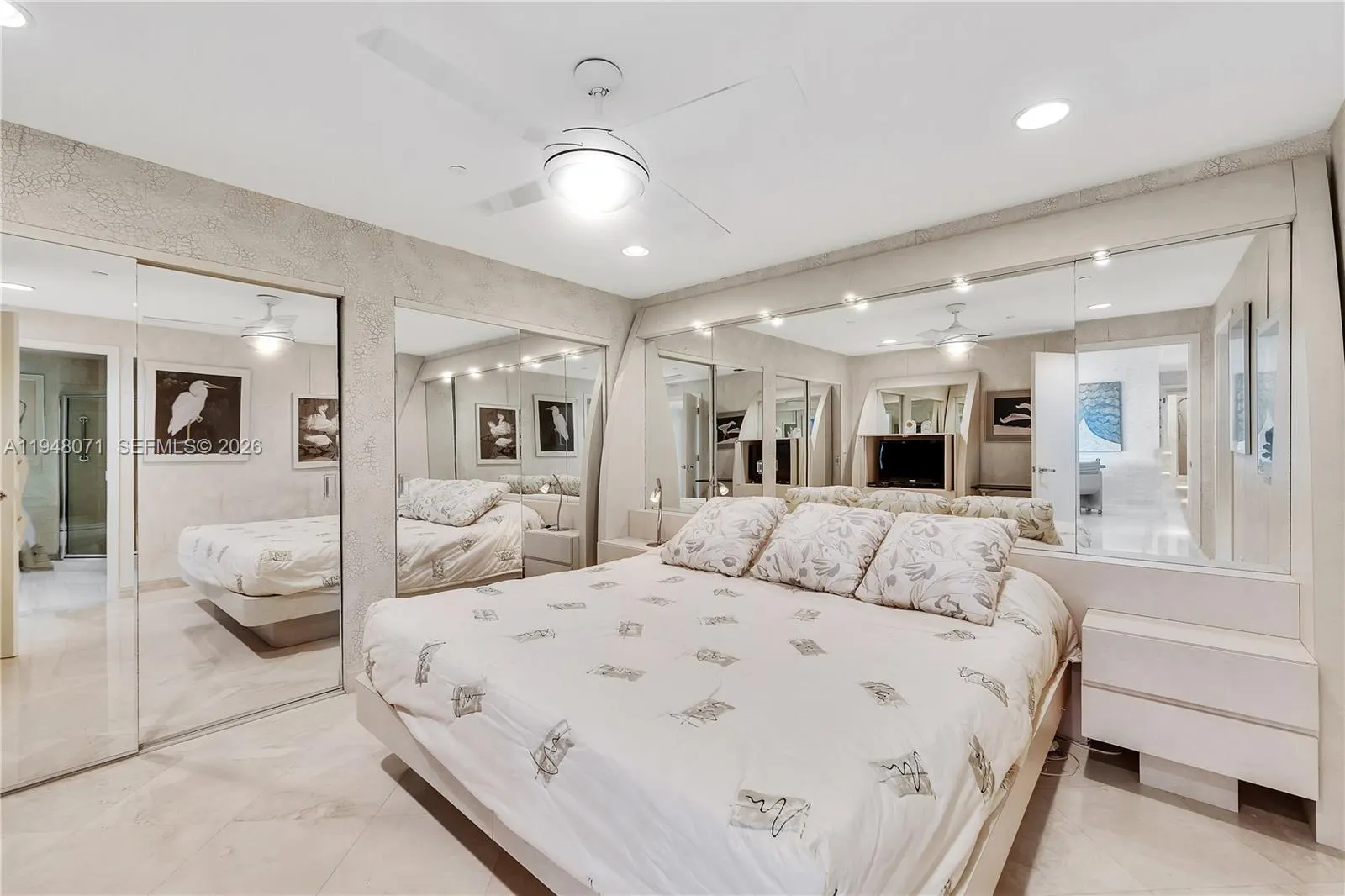 10101 Collins Ave #11D +Cabana