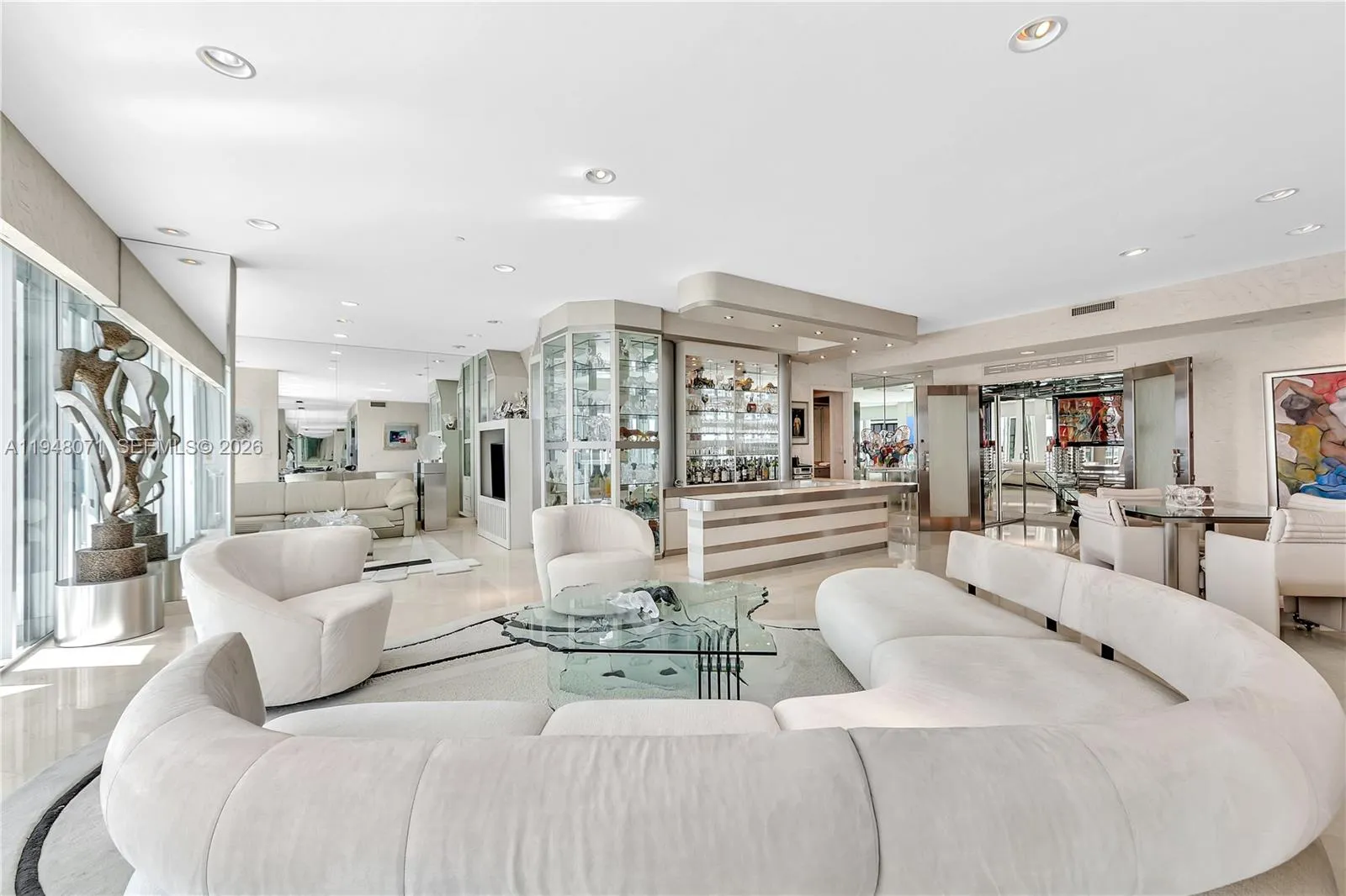 10101 Collins Ave #11D +Cabana