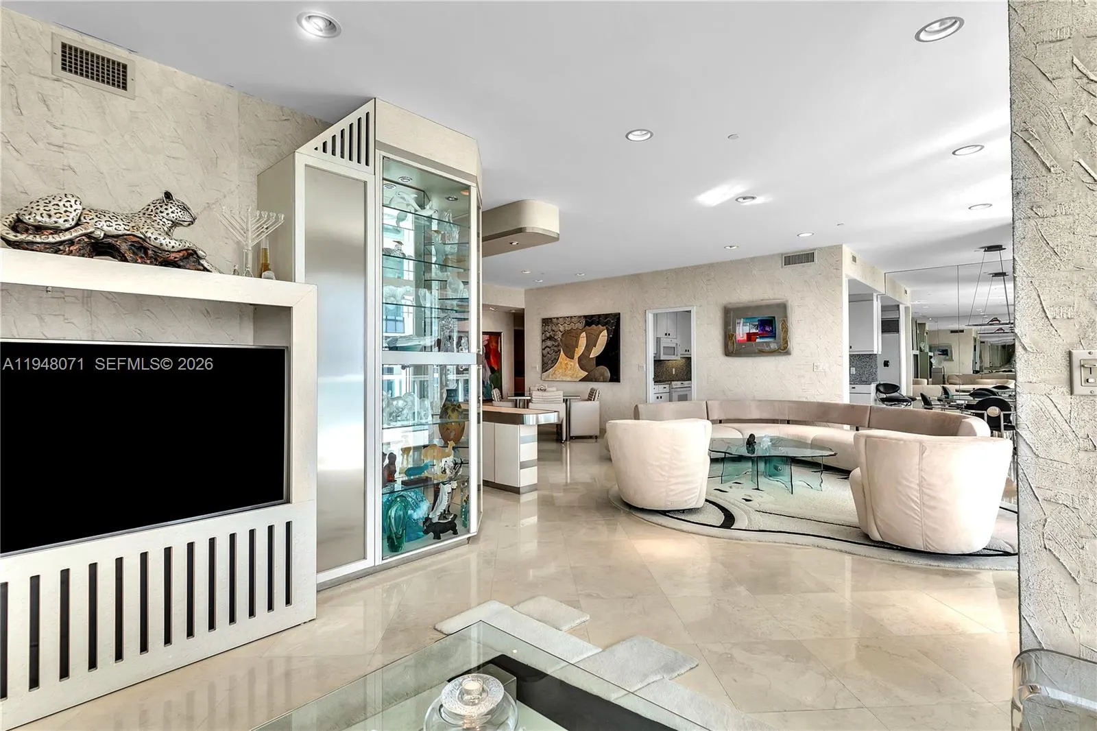 10101 Collins Ave #11D +Cabana