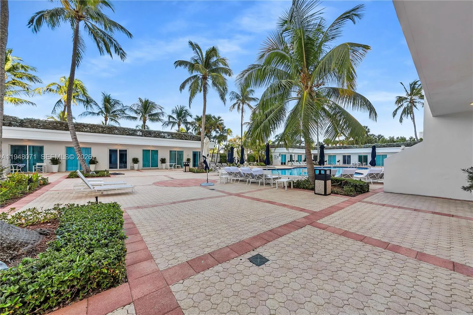 10101 Collins Ave #11D +Cabana