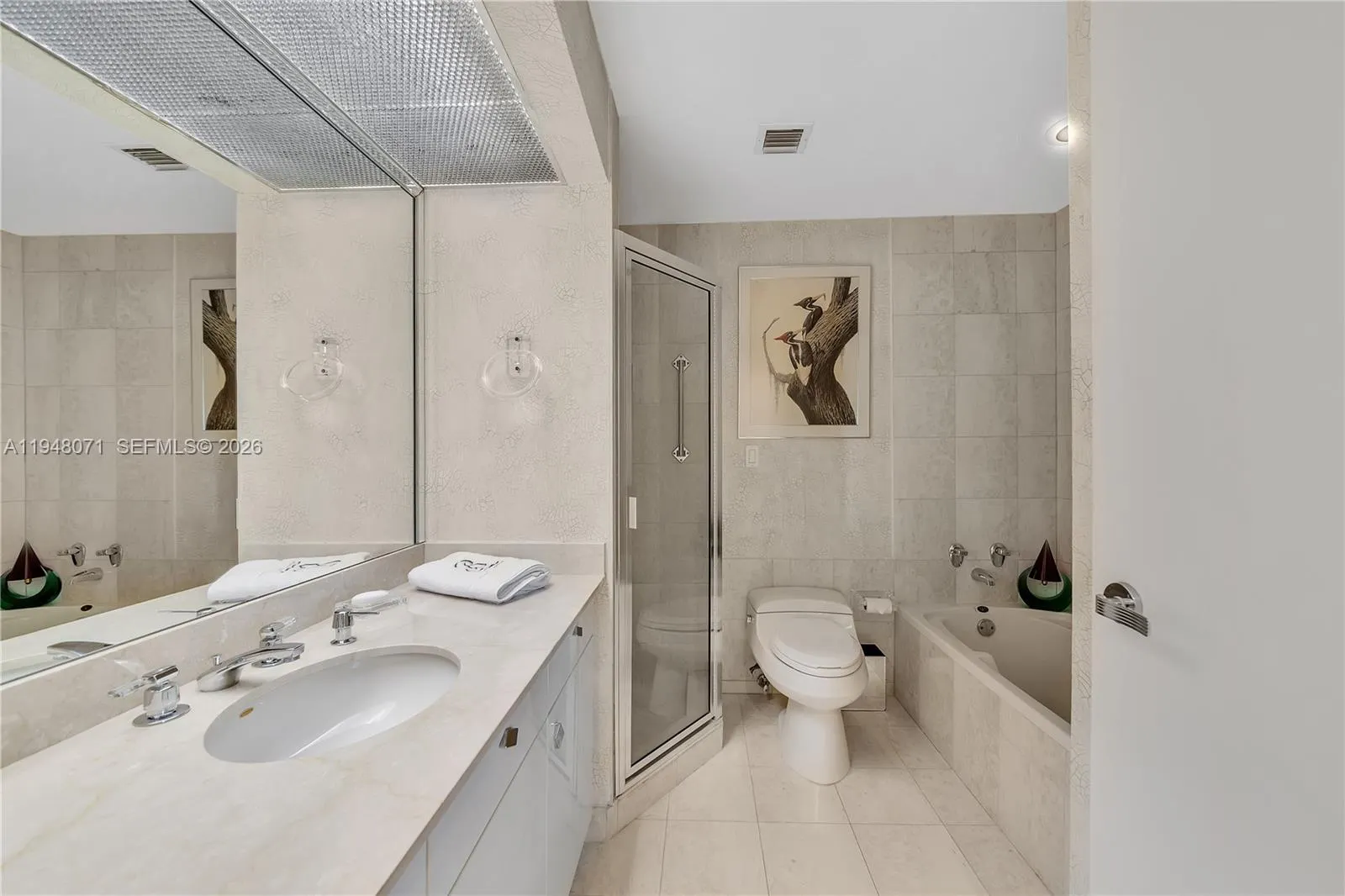 10101 Collins Ave #11D +Cabana