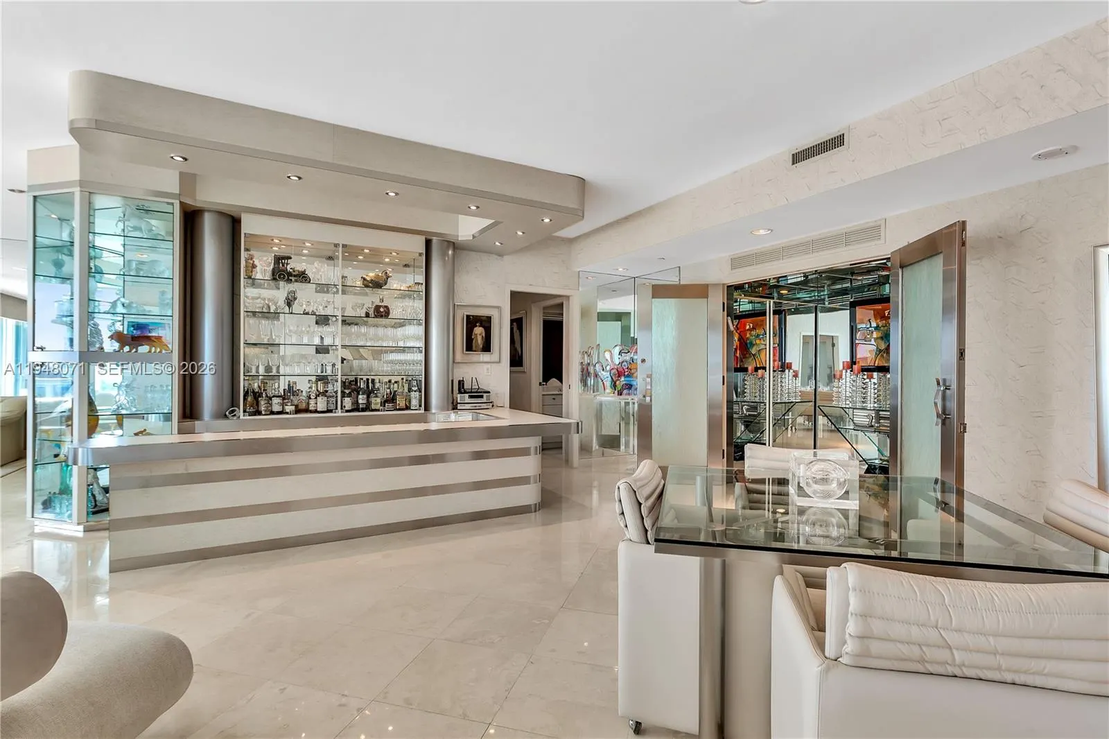 10101 Collins Ave #11D +Cabana