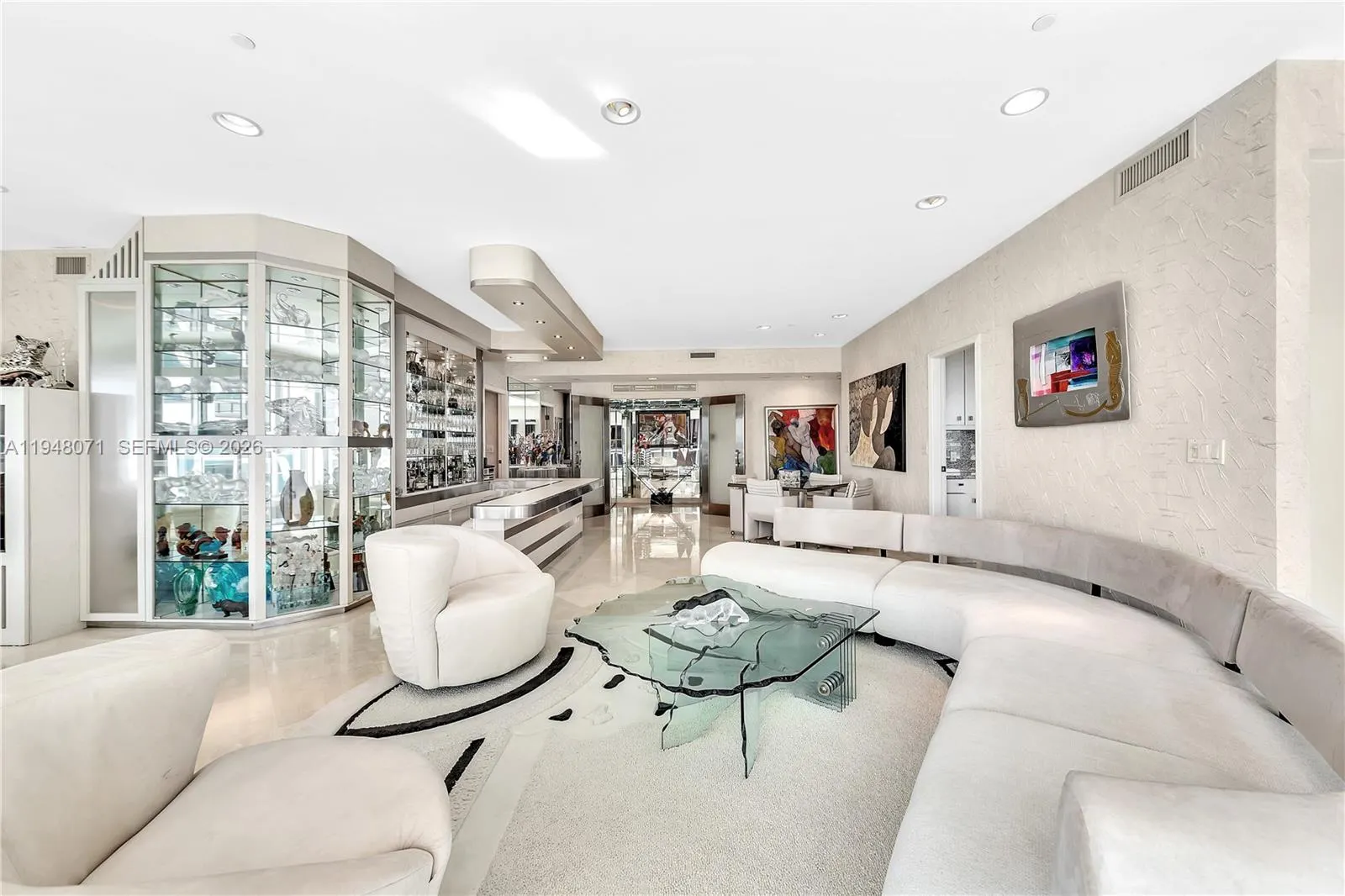 10101 Collins Ave #11D +Cabana