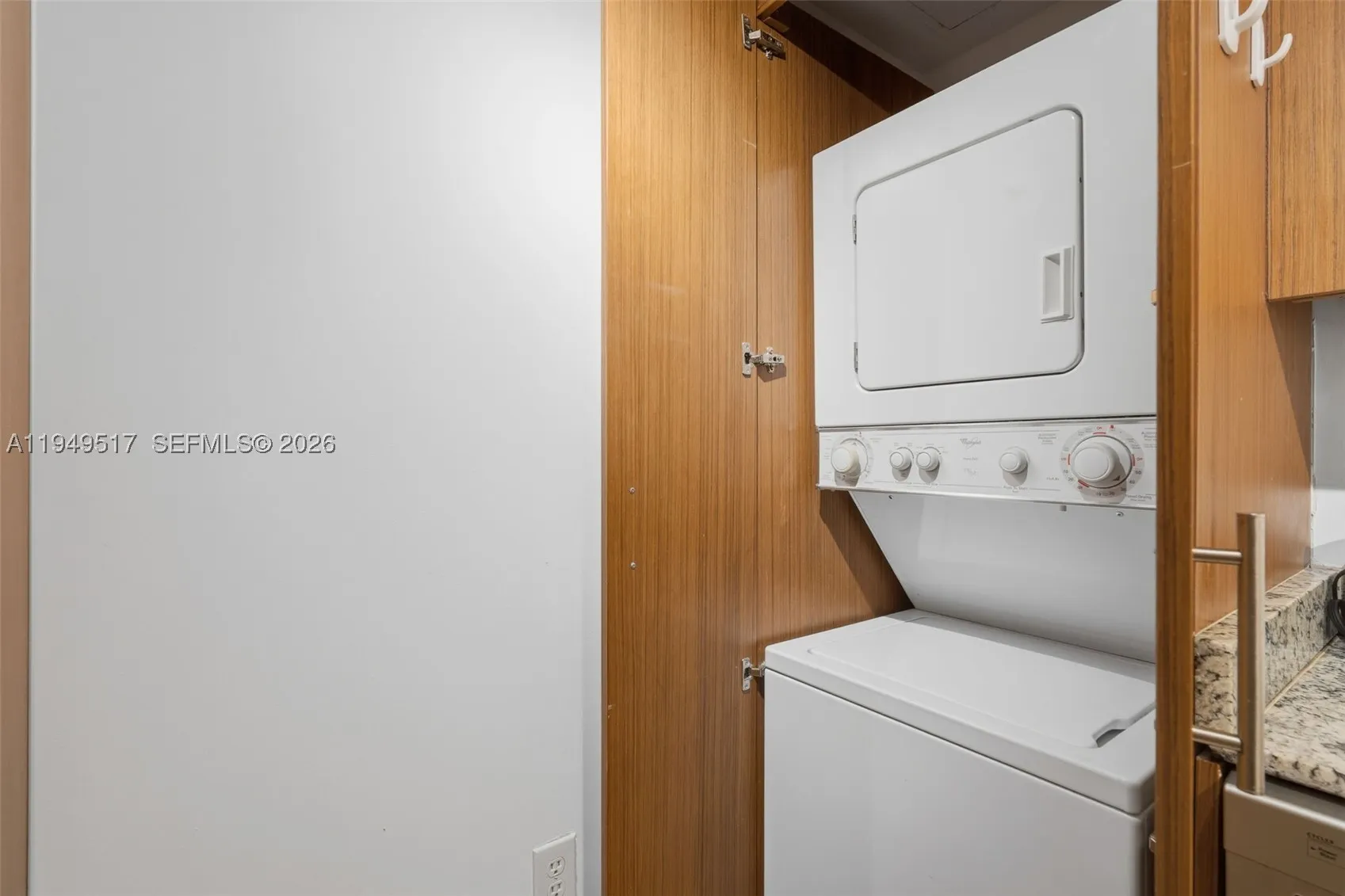 10275 Collins Ave #718