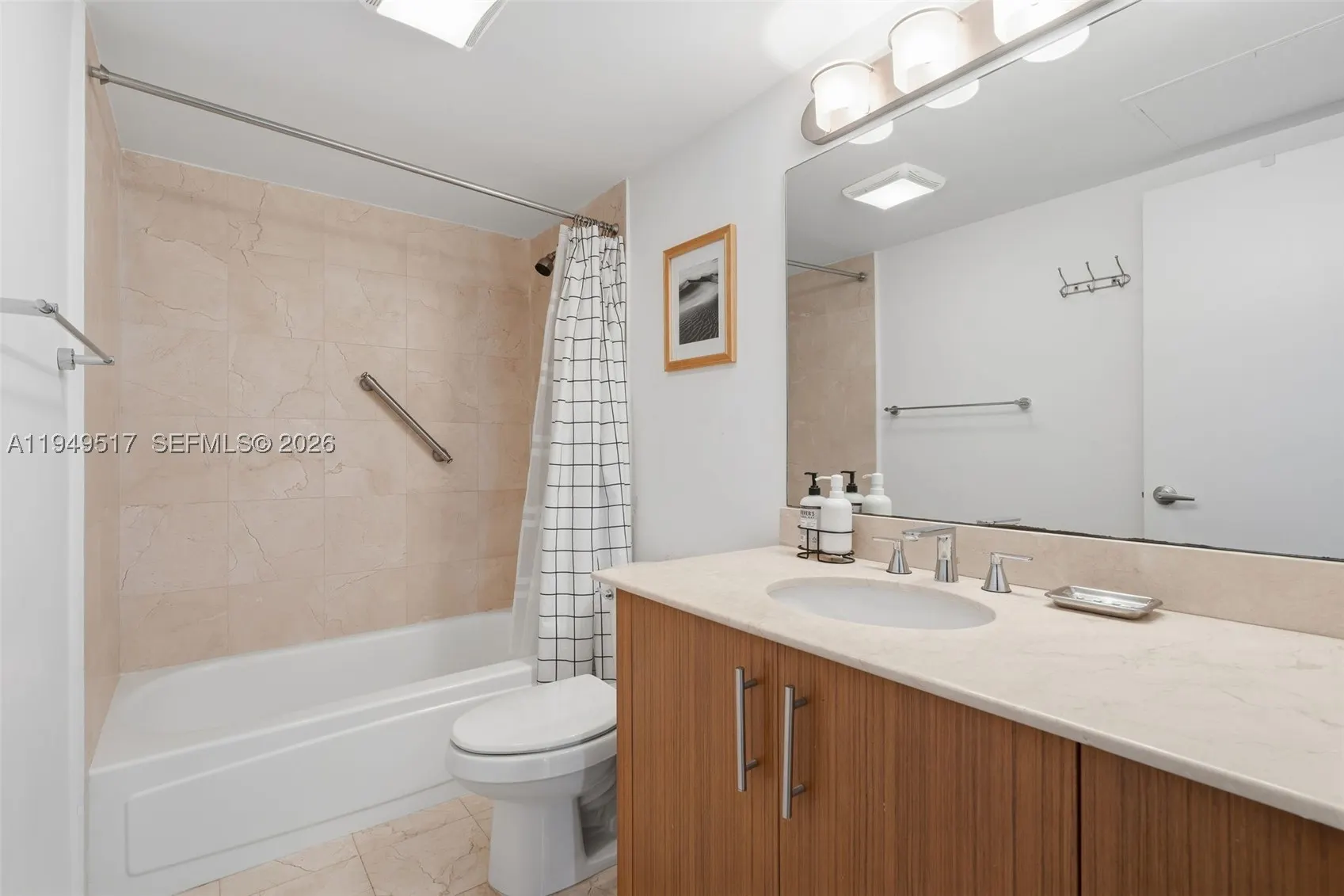 10275 Collins Ave #718