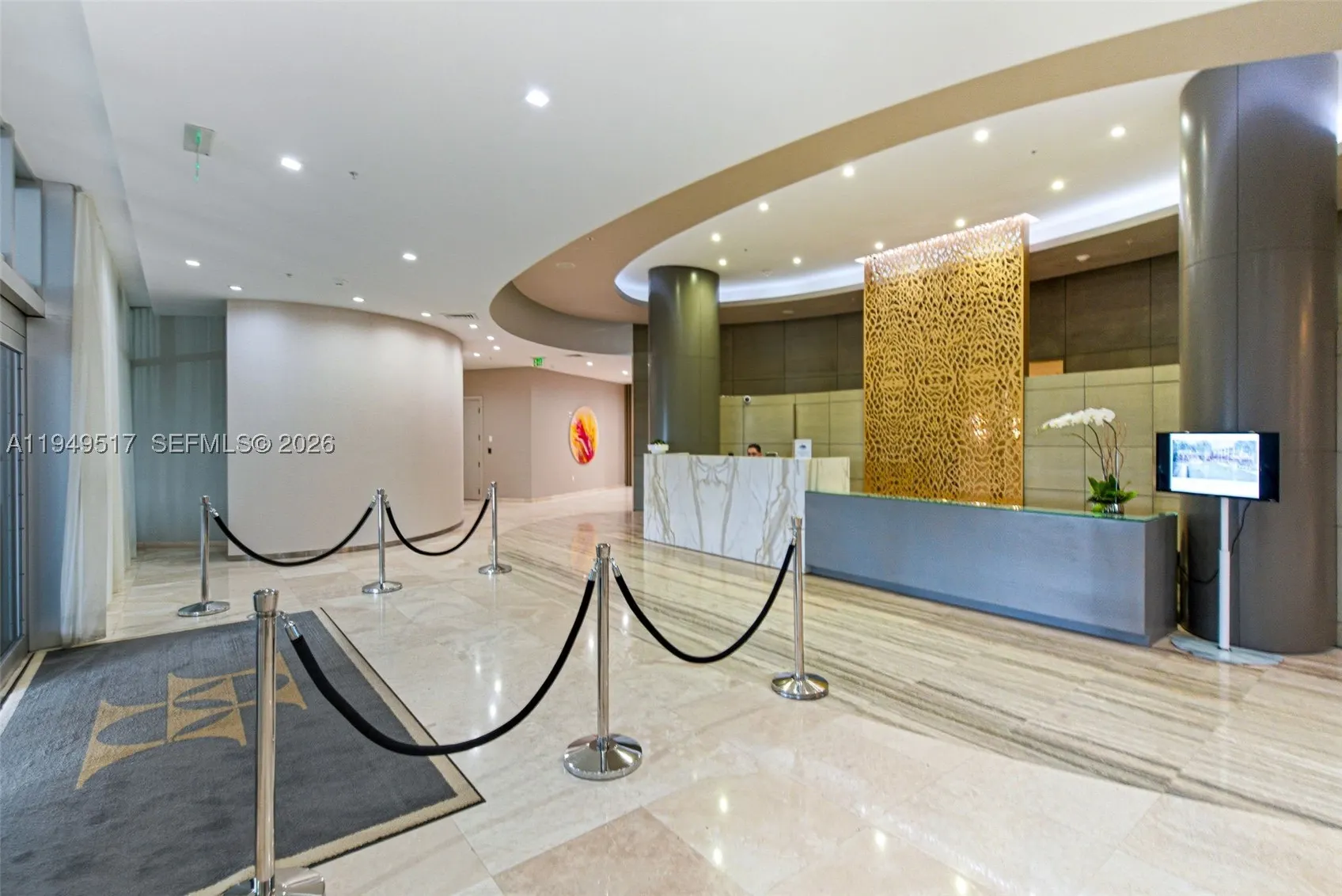 10275 Collins Ave #718