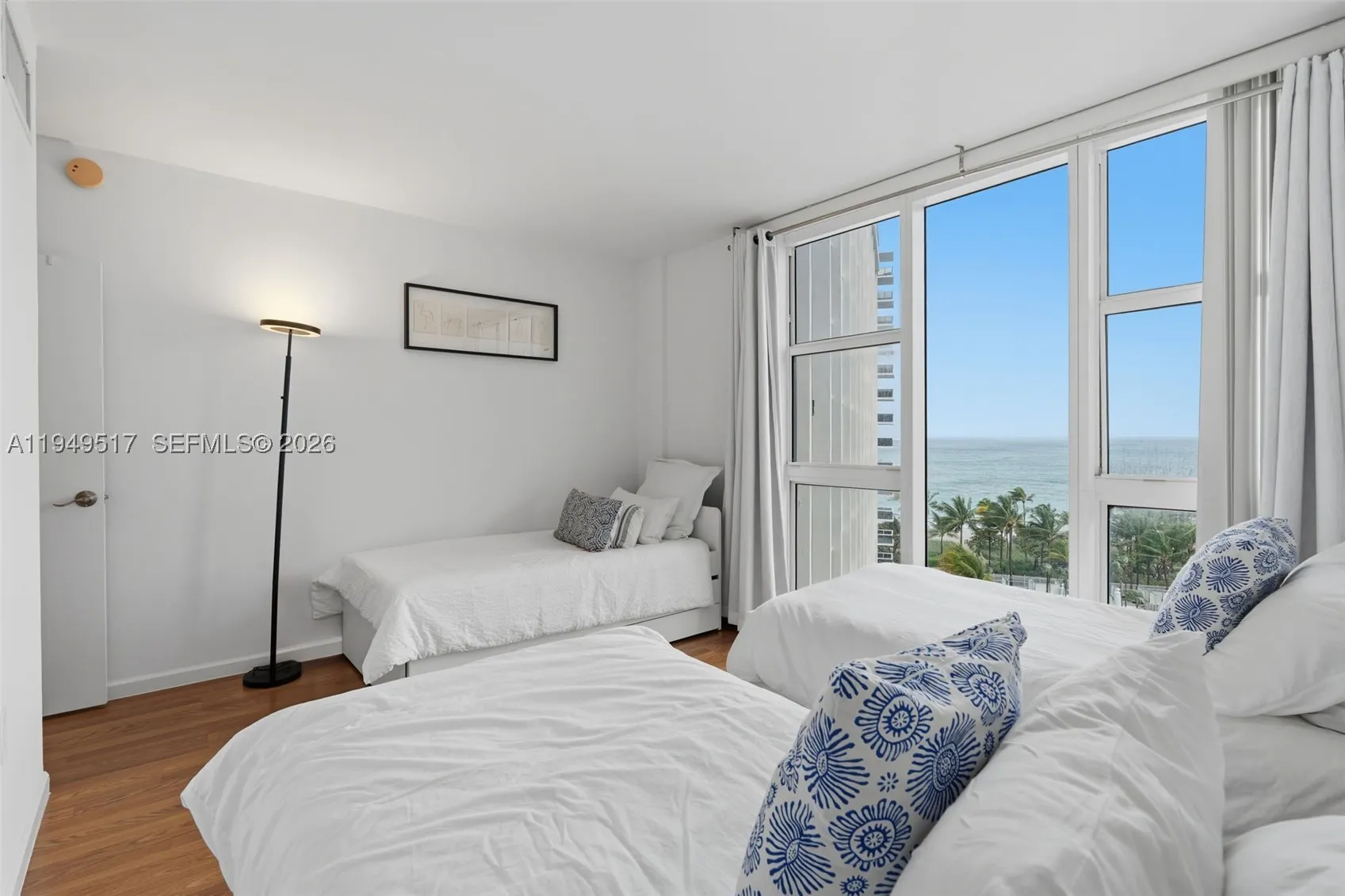 10275 Collins Ave #718