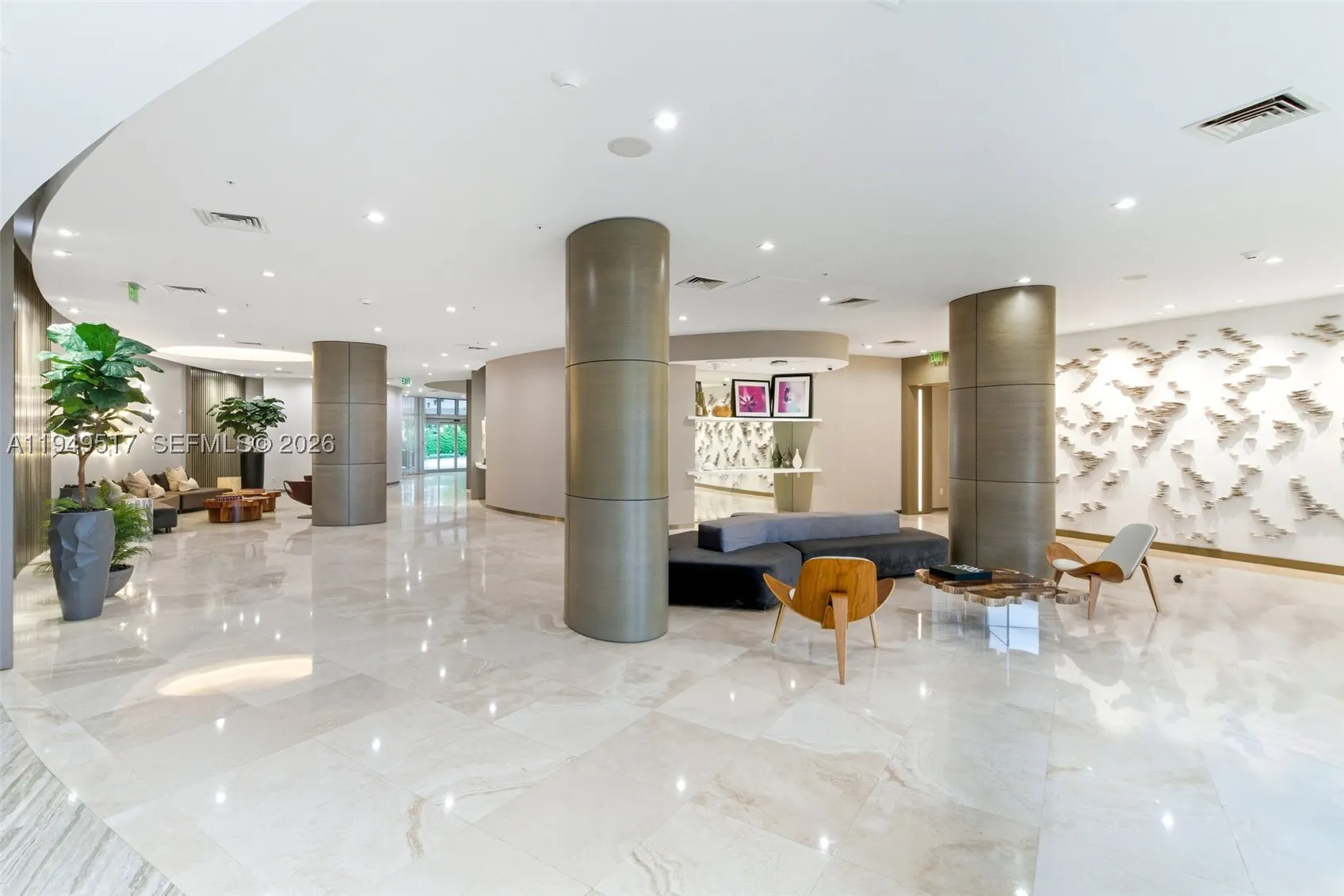 10275 Collins Ave #718