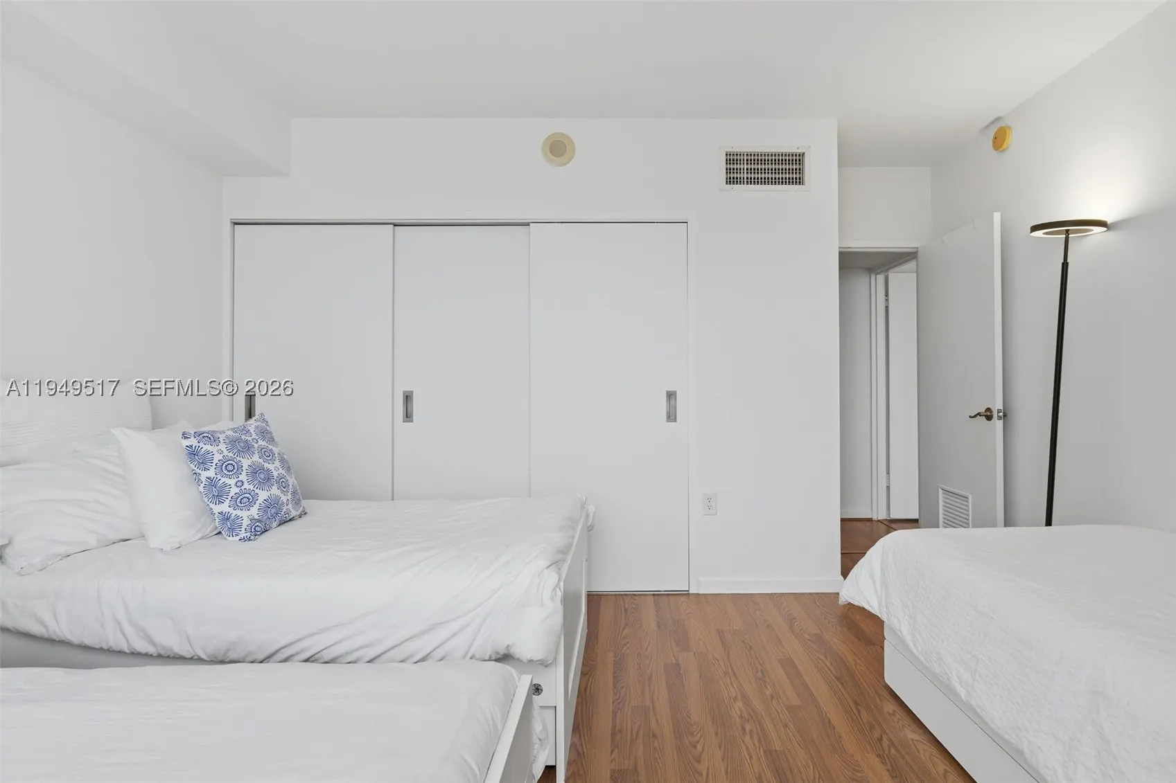 10275 Collins Ave #718