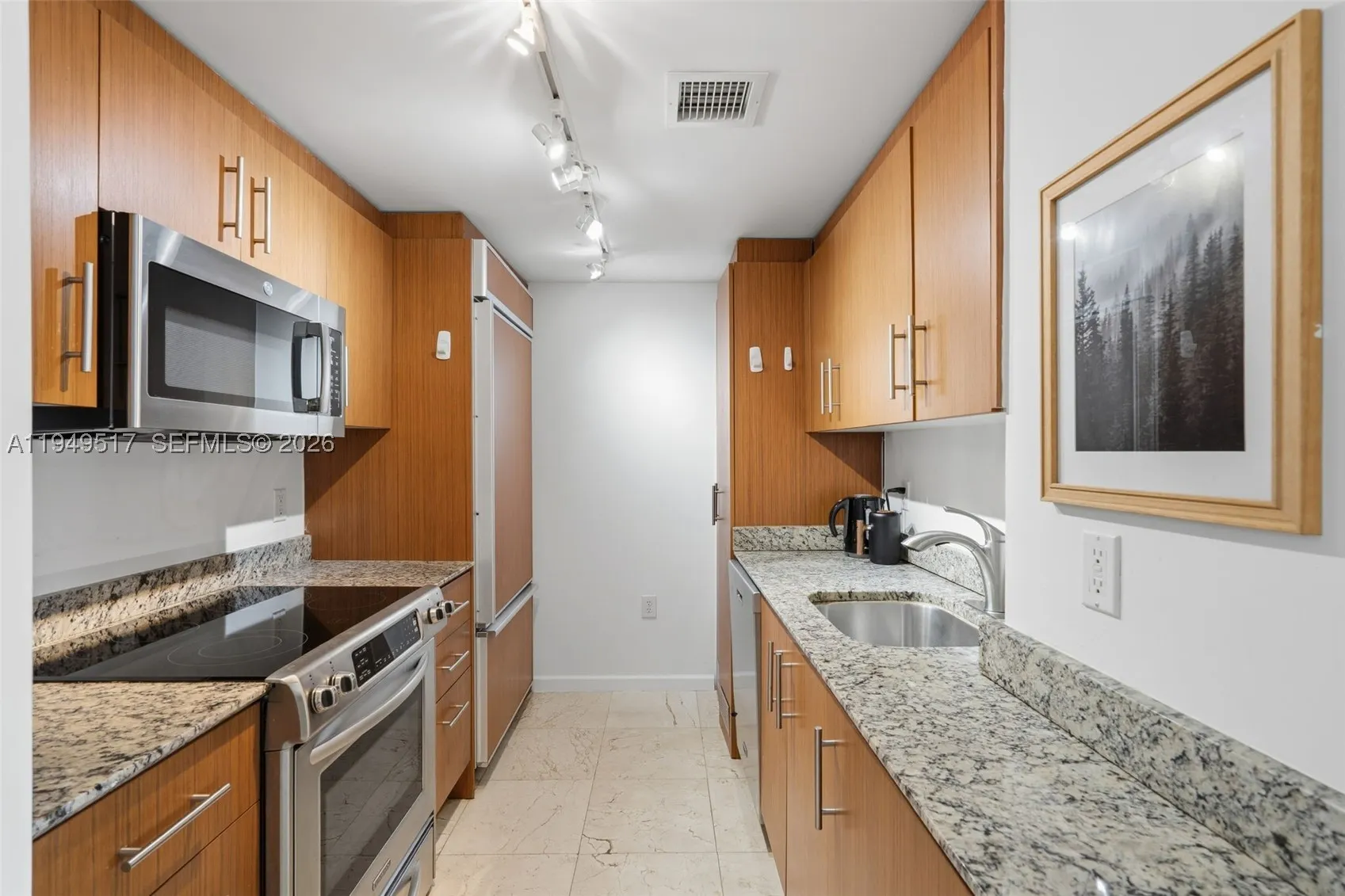 10275 Collins Ave #718