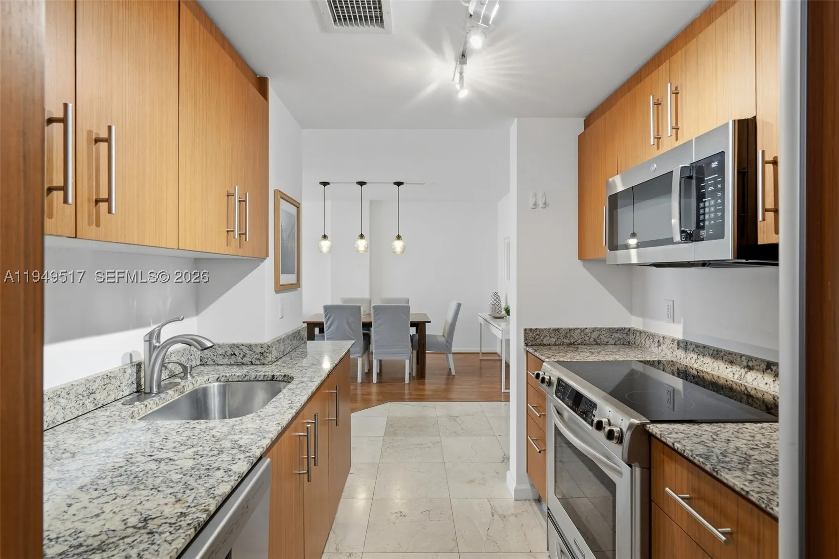 10275 Collins Ave #718