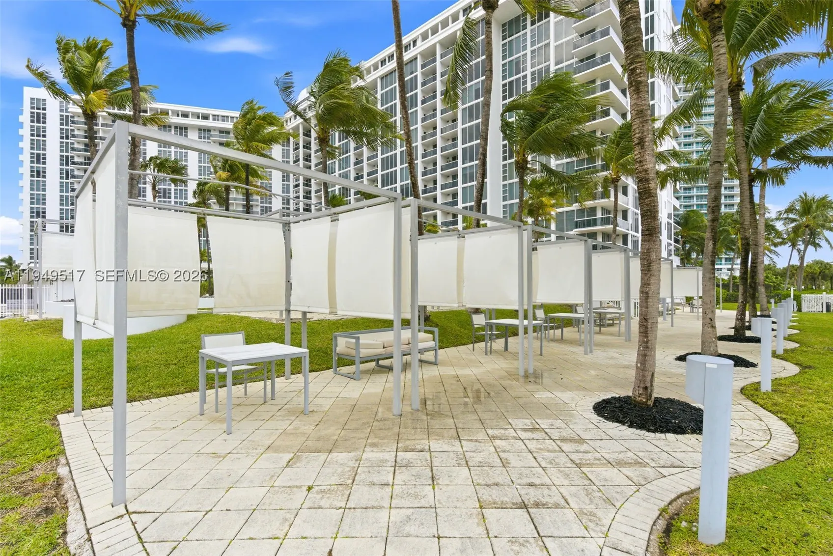 10275 Collins Ave #718