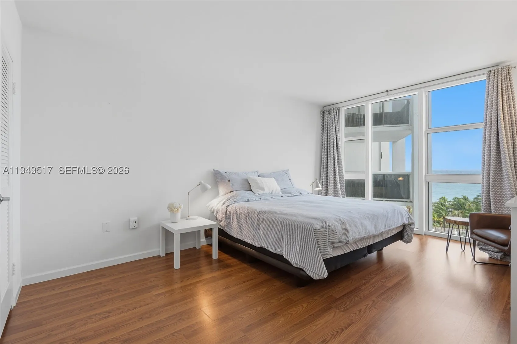 10275 Collins Ave #718