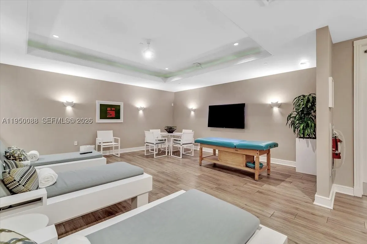 10101 Collins Ave #16B