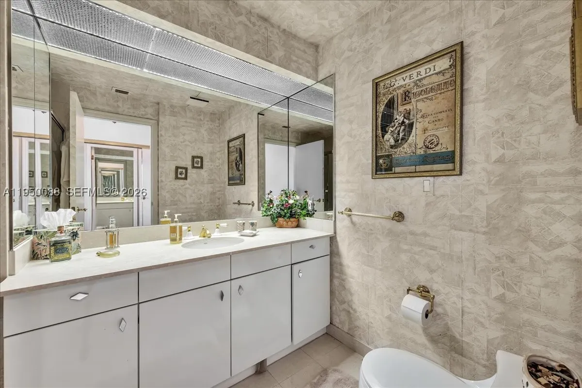 10101 Collins Ave #16B