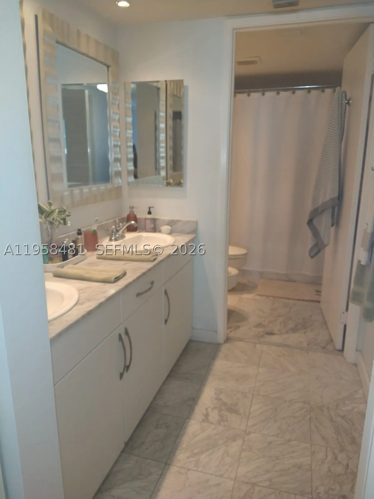 9341 Collins Ave #806