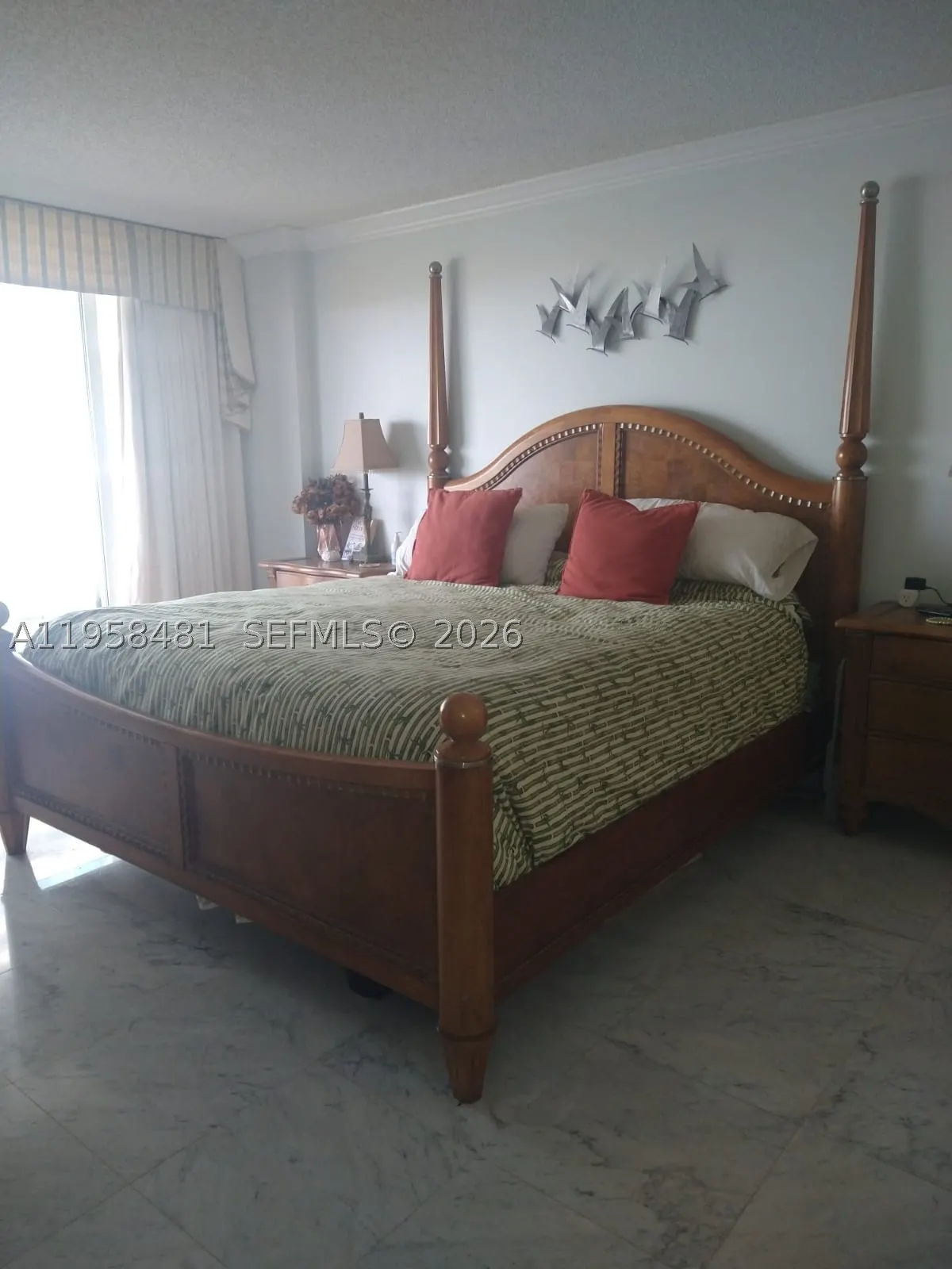 9341 Collins Ave #806