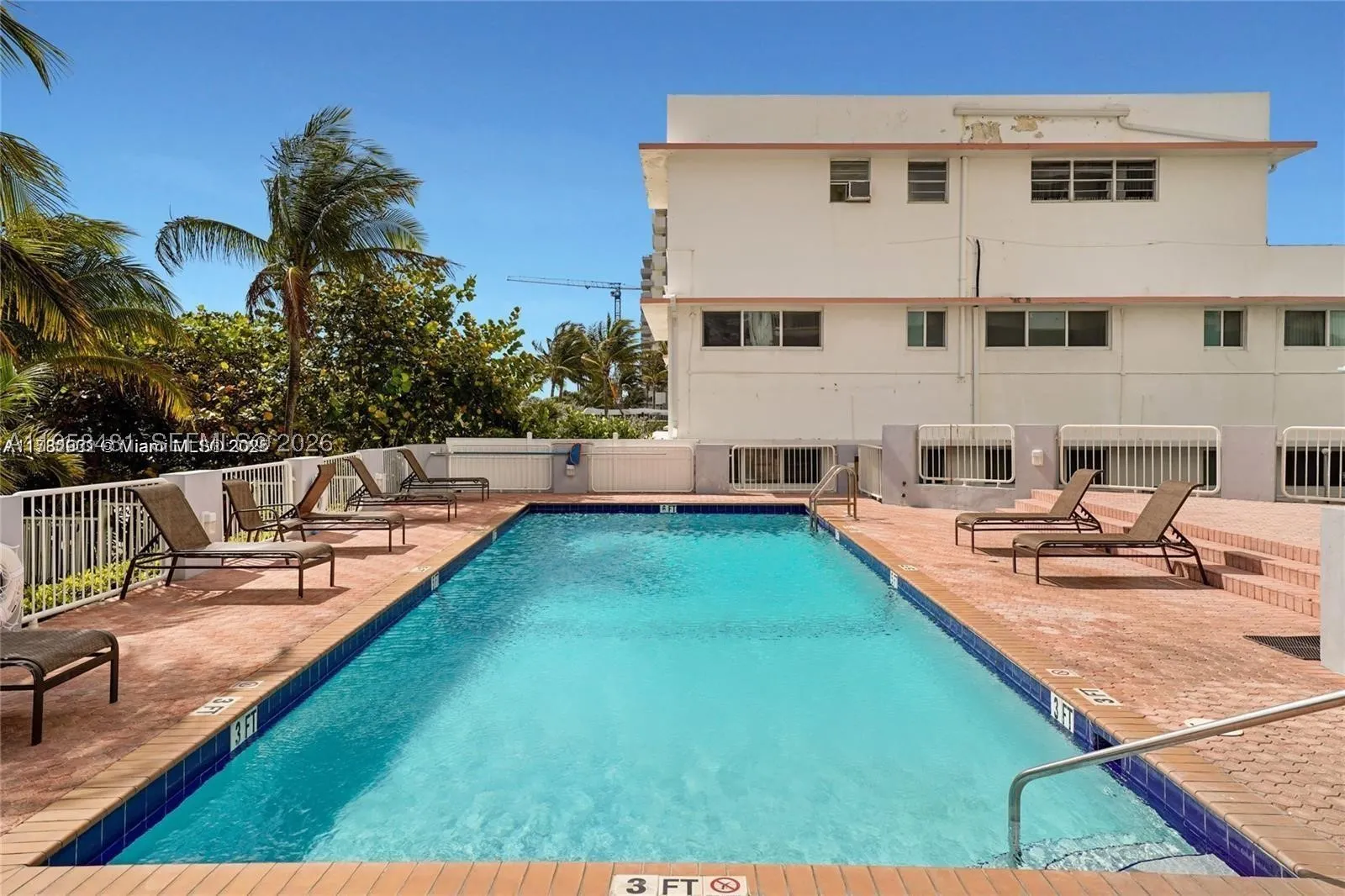 9341 Collins Ave #806