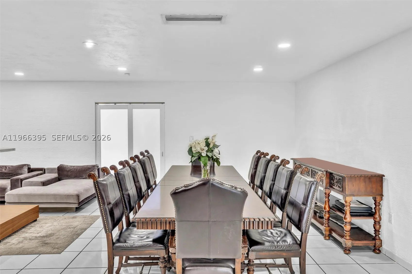 9524 Byron Ave