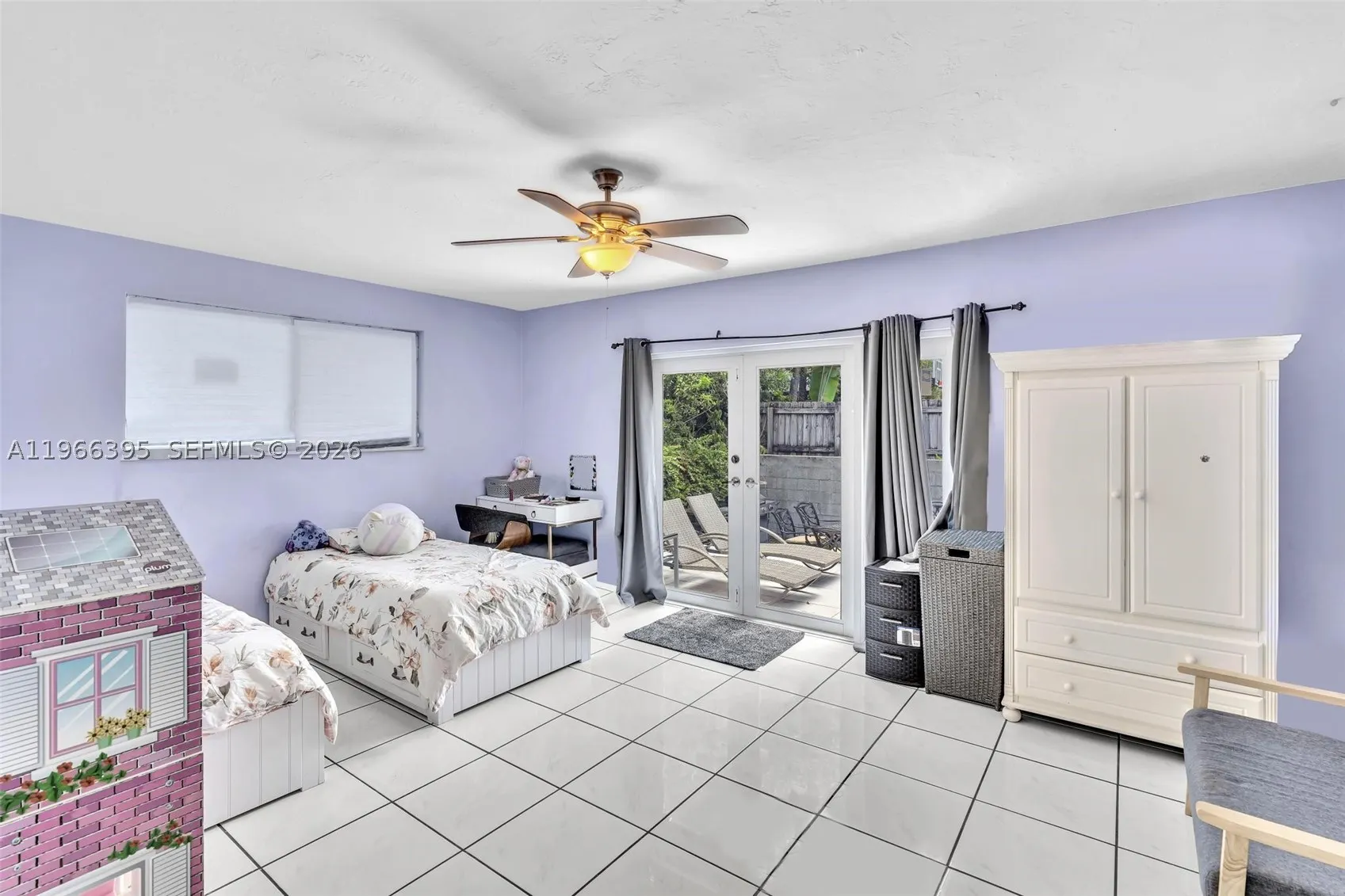 9524 Byron Ave