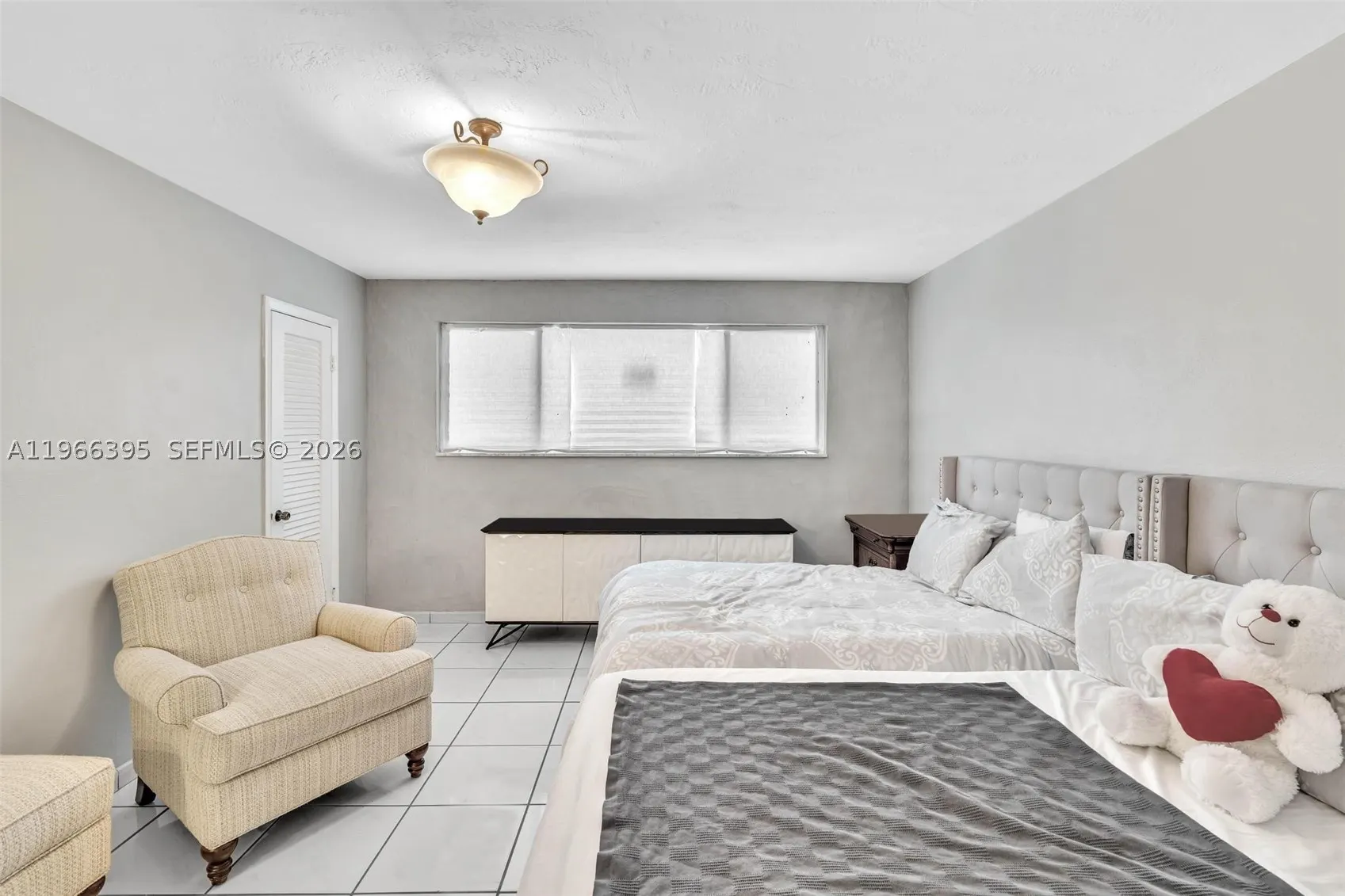 9524 Byron Ave