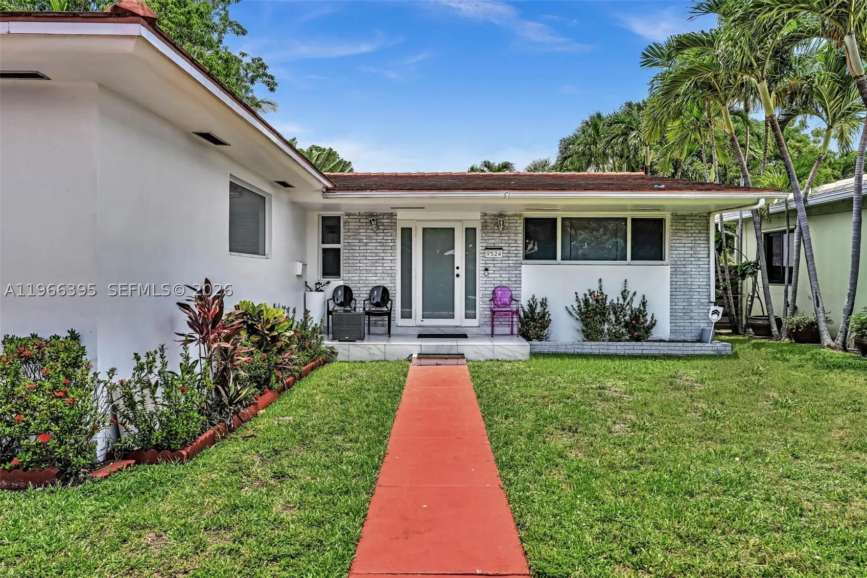 9524 Byron Ave