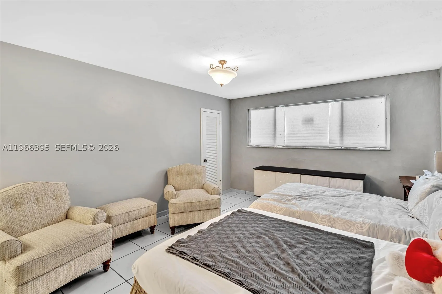 9524 Byron Ave
