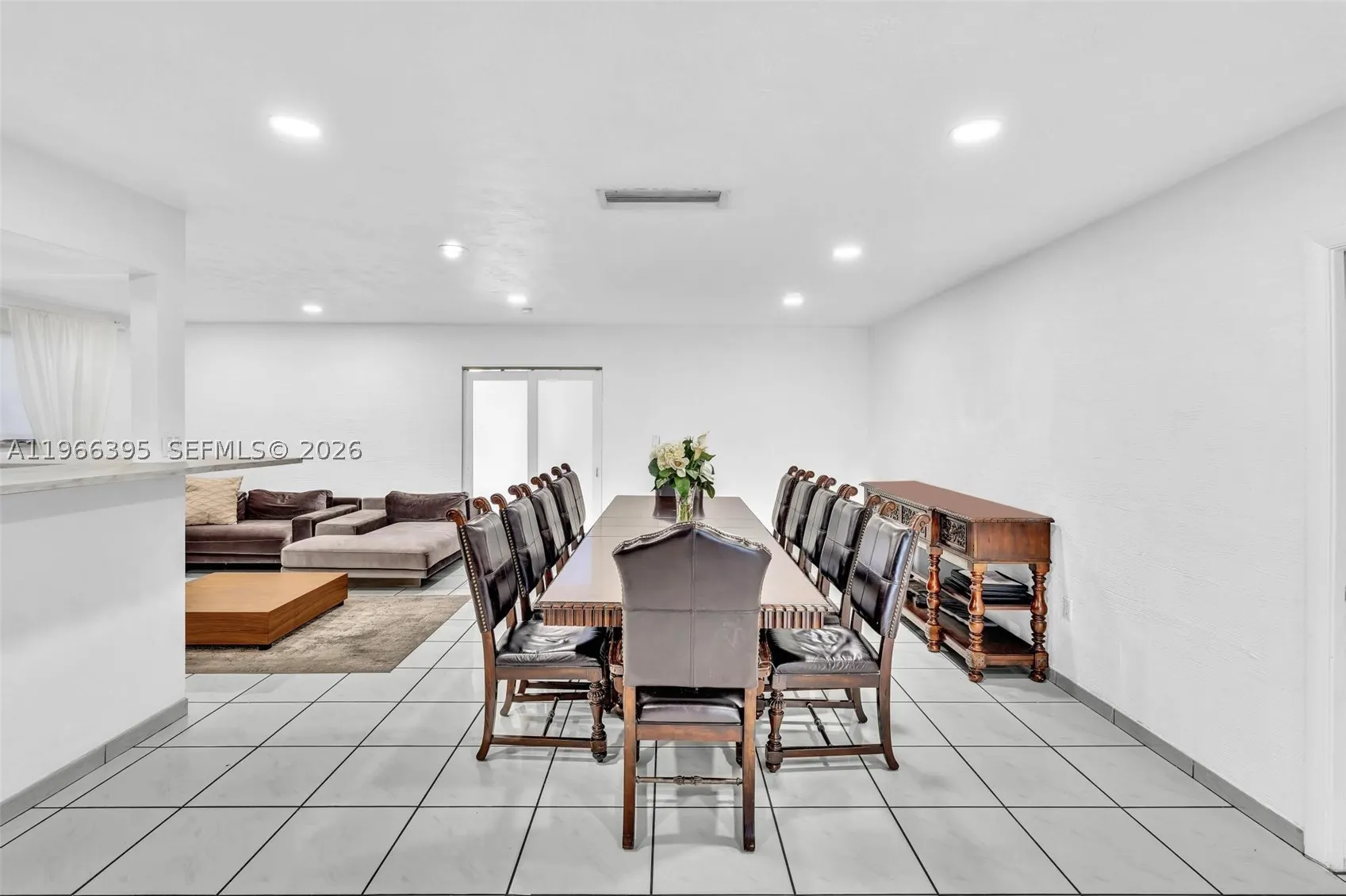 9524 Byron Ave