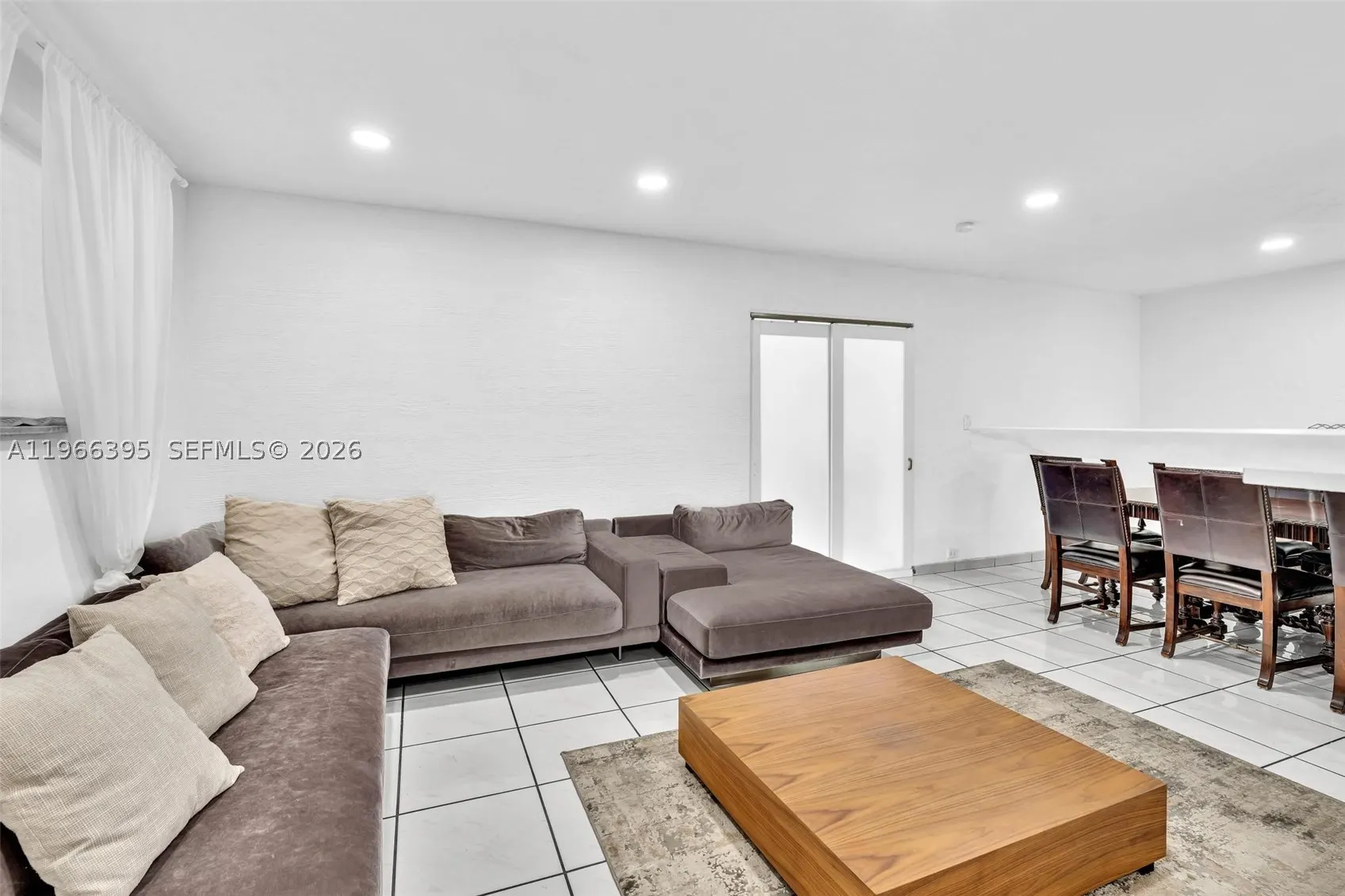 9524 Byron Ave