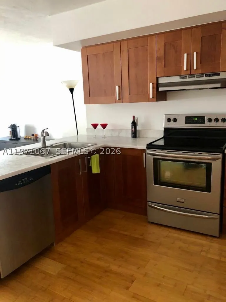 9499 Collins Ave #405