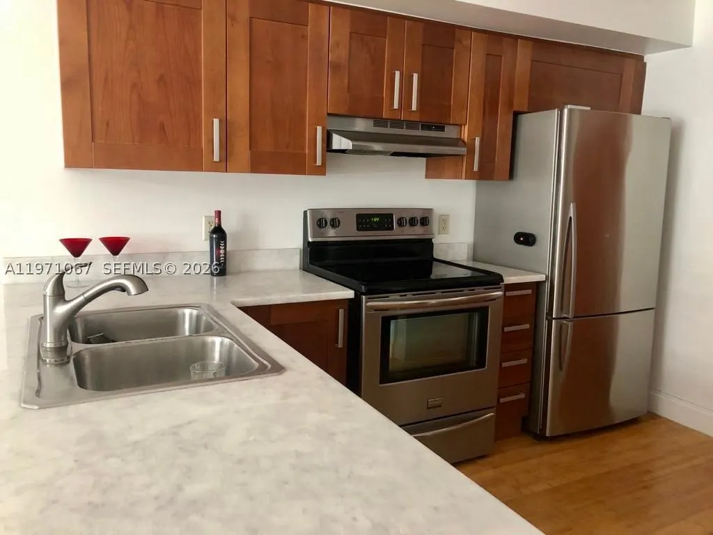 9499 Collins Ave #405