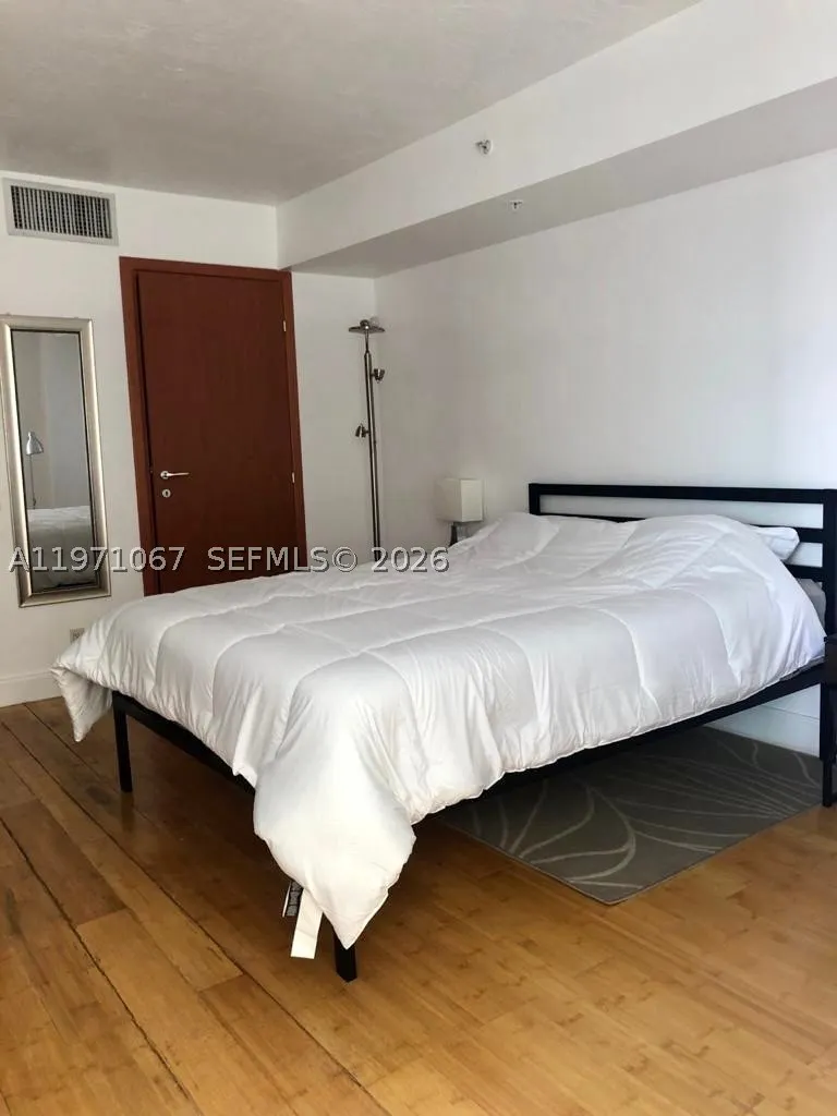 9499 Collins Ave #405
