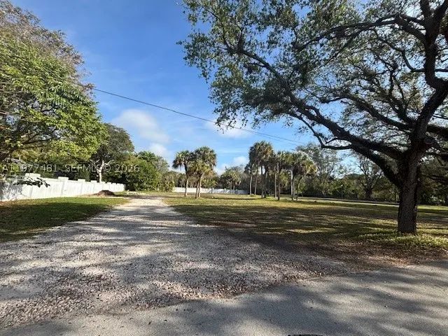 9506 SW 57th Ave