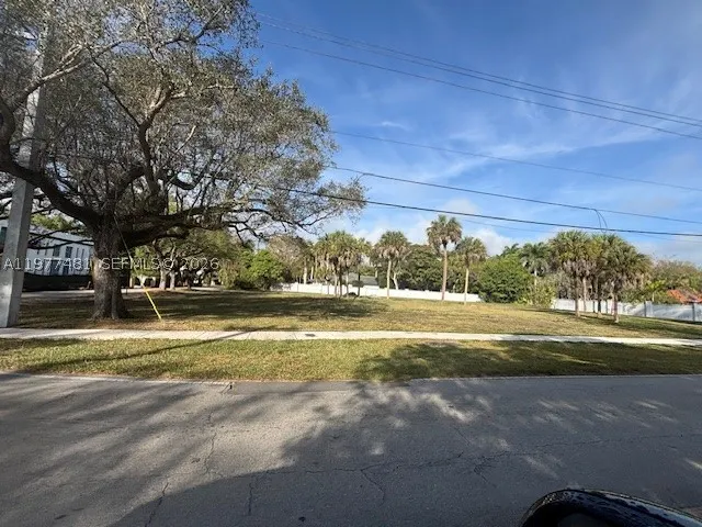 9506 SW 57th Ave