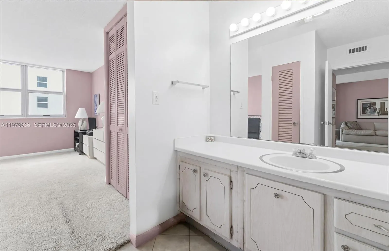 9225 Collins Ave #610