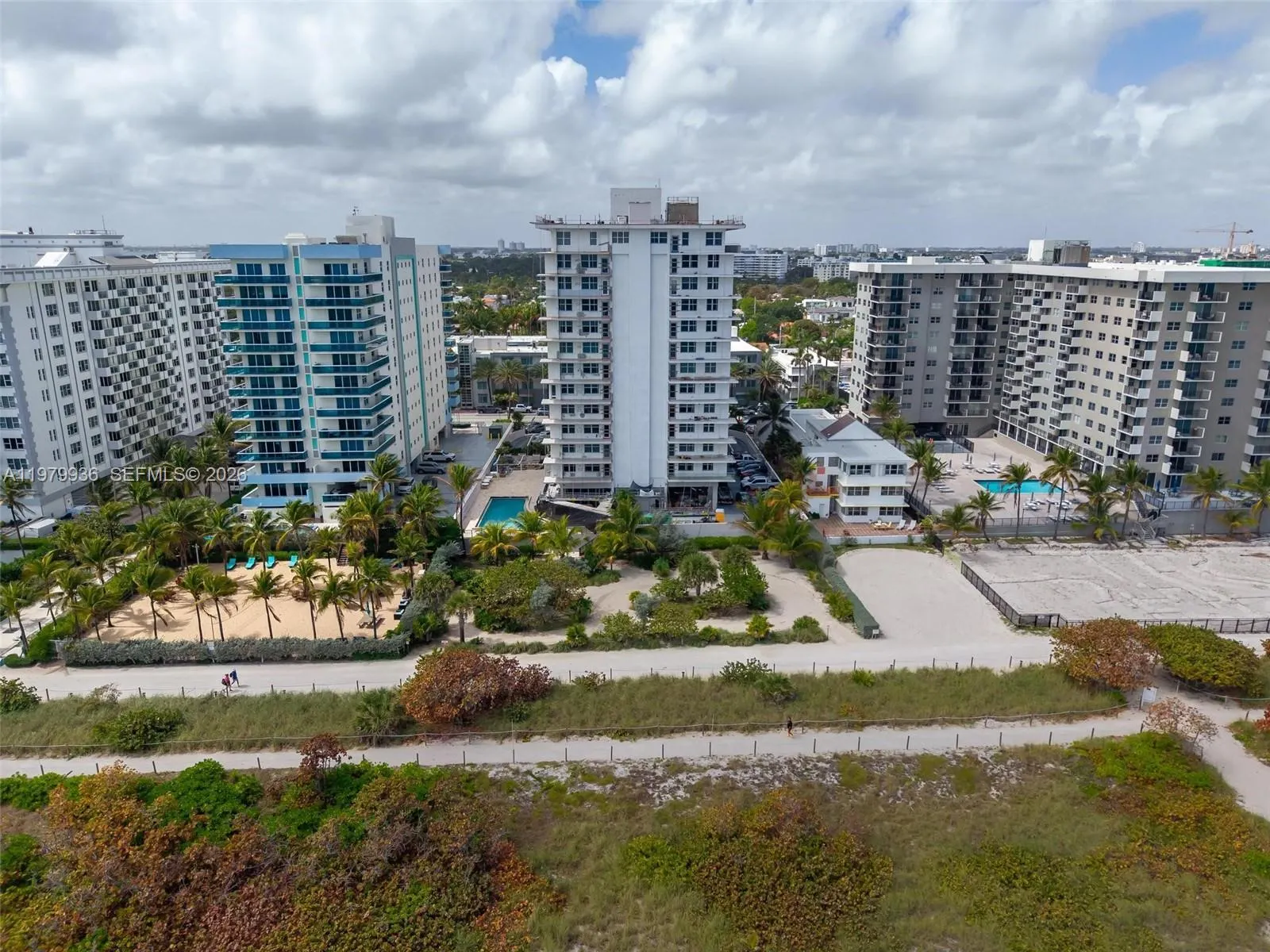 9225 Collins Ave #610
