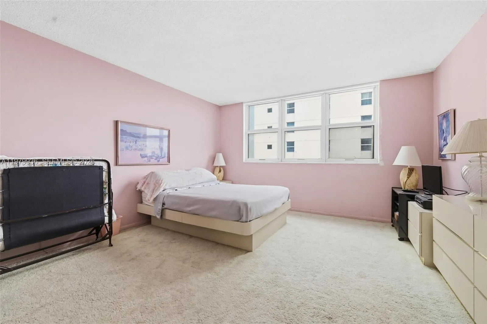 9225 Collins Ave #610