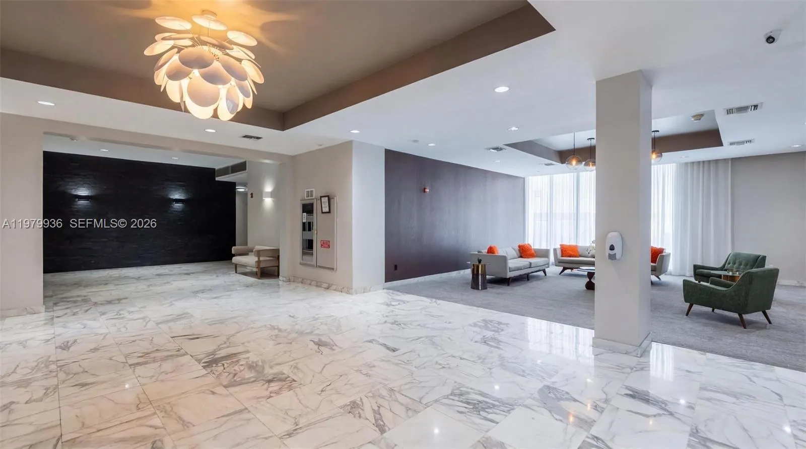 9225 Collins Ave #610
